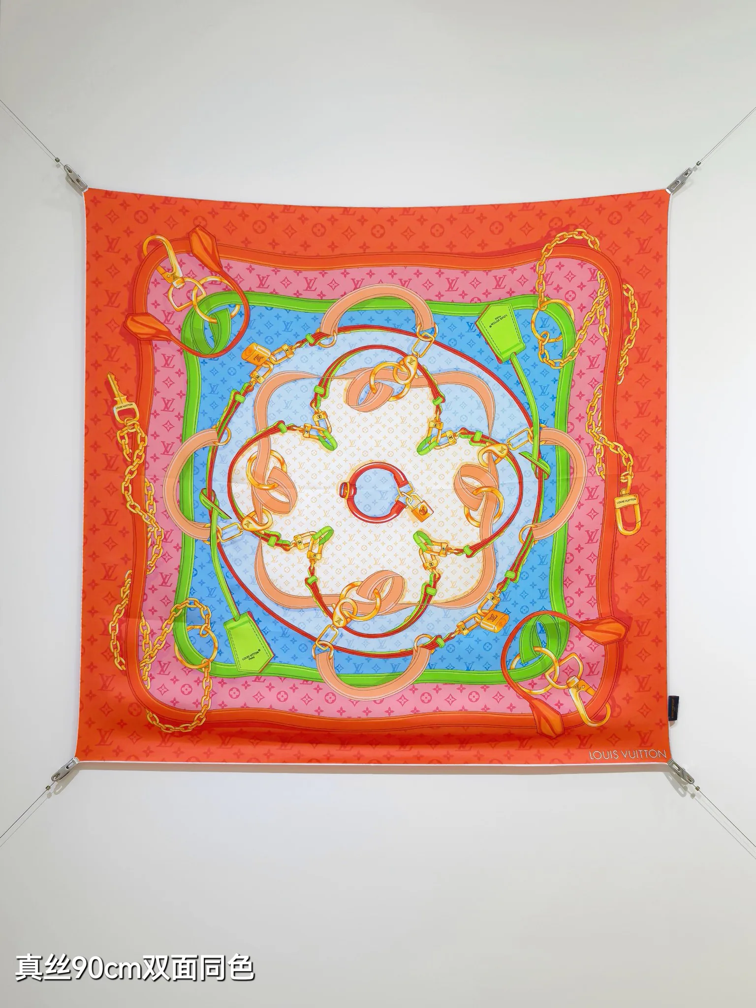 Текстиль Louis Vuitton 12918526