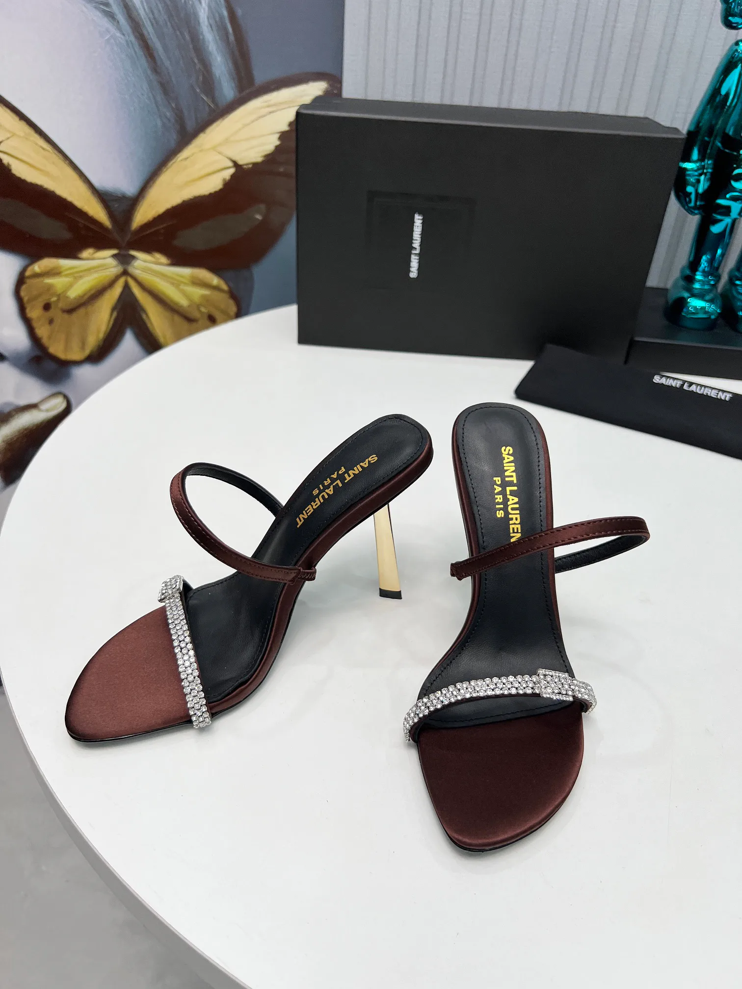 Босоножки Женские Saint Laurent 7184888