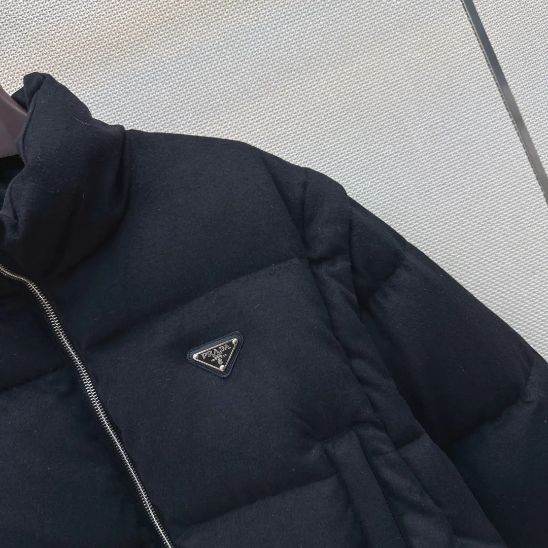 Куртки И Пуховики Женские Prada 18882457