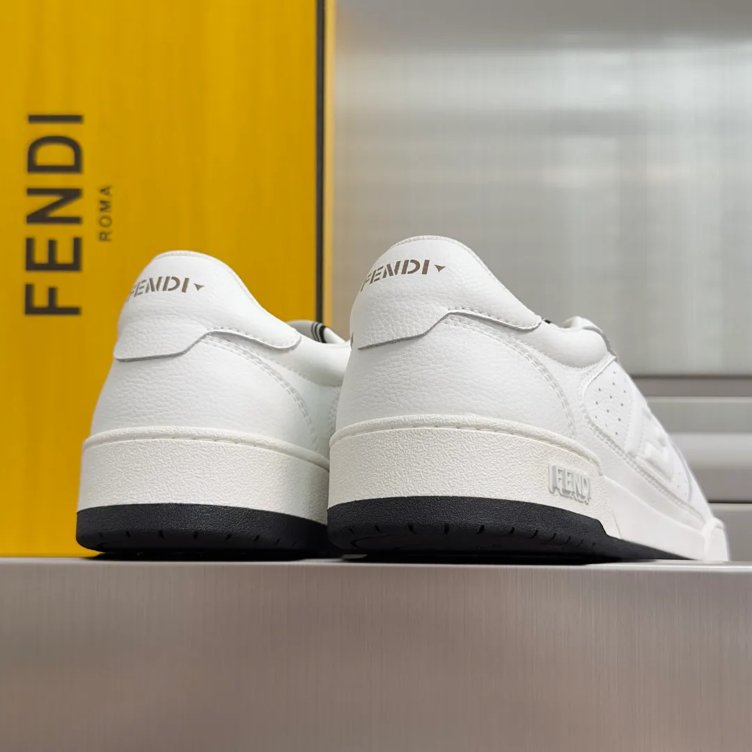 Кроссовки Женские Fendi 17729642