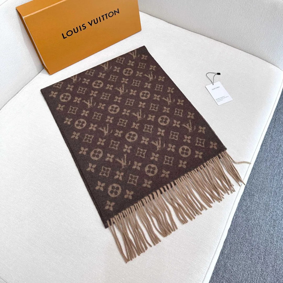 Шарфы Louis Vuitton 18476637