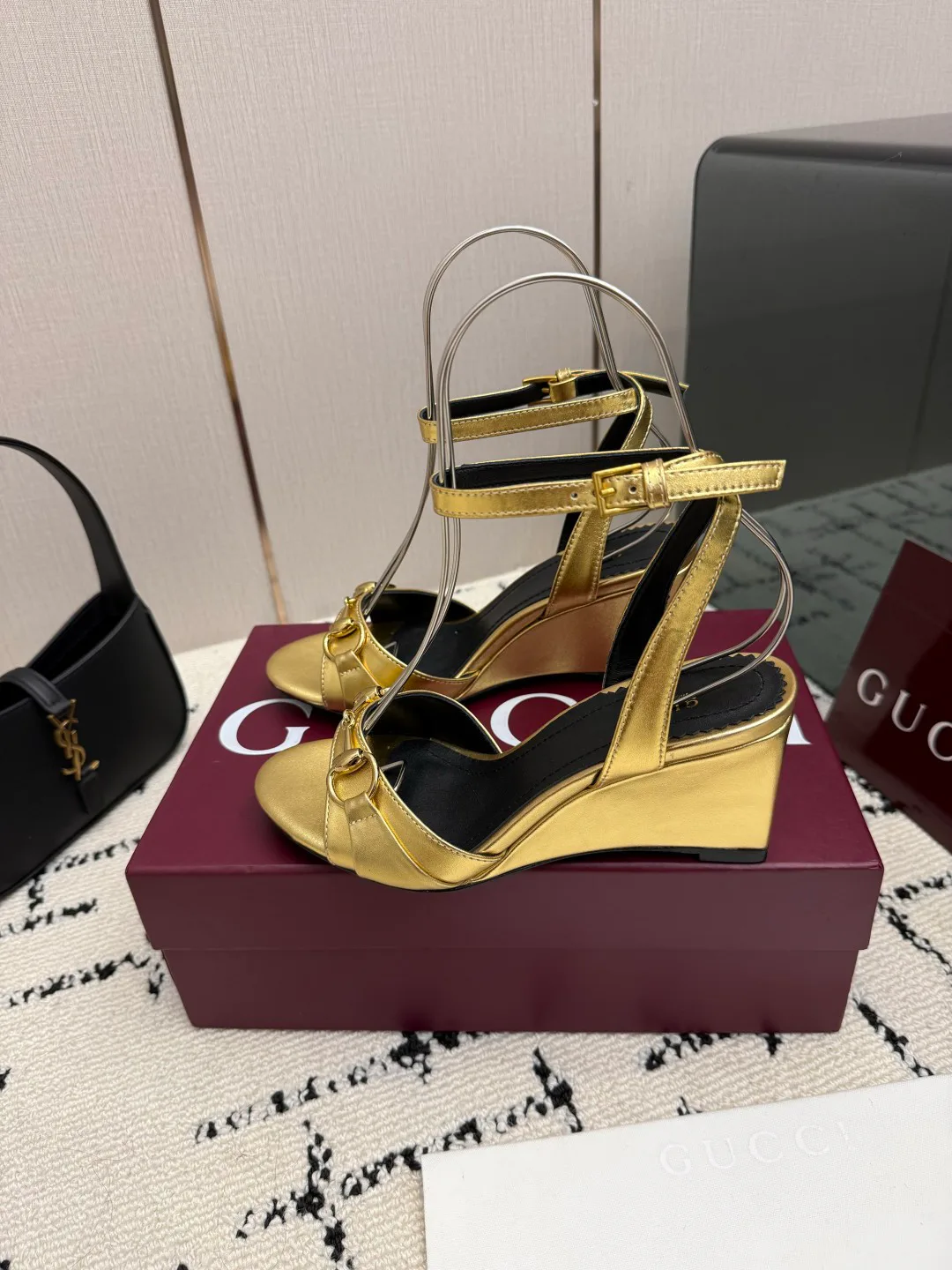 Босоножки Женские Gucci 18049074