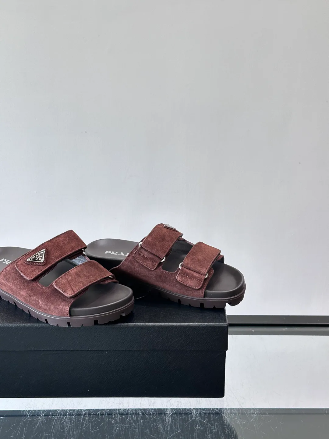 Шлепанцы Женские Prada 17689186