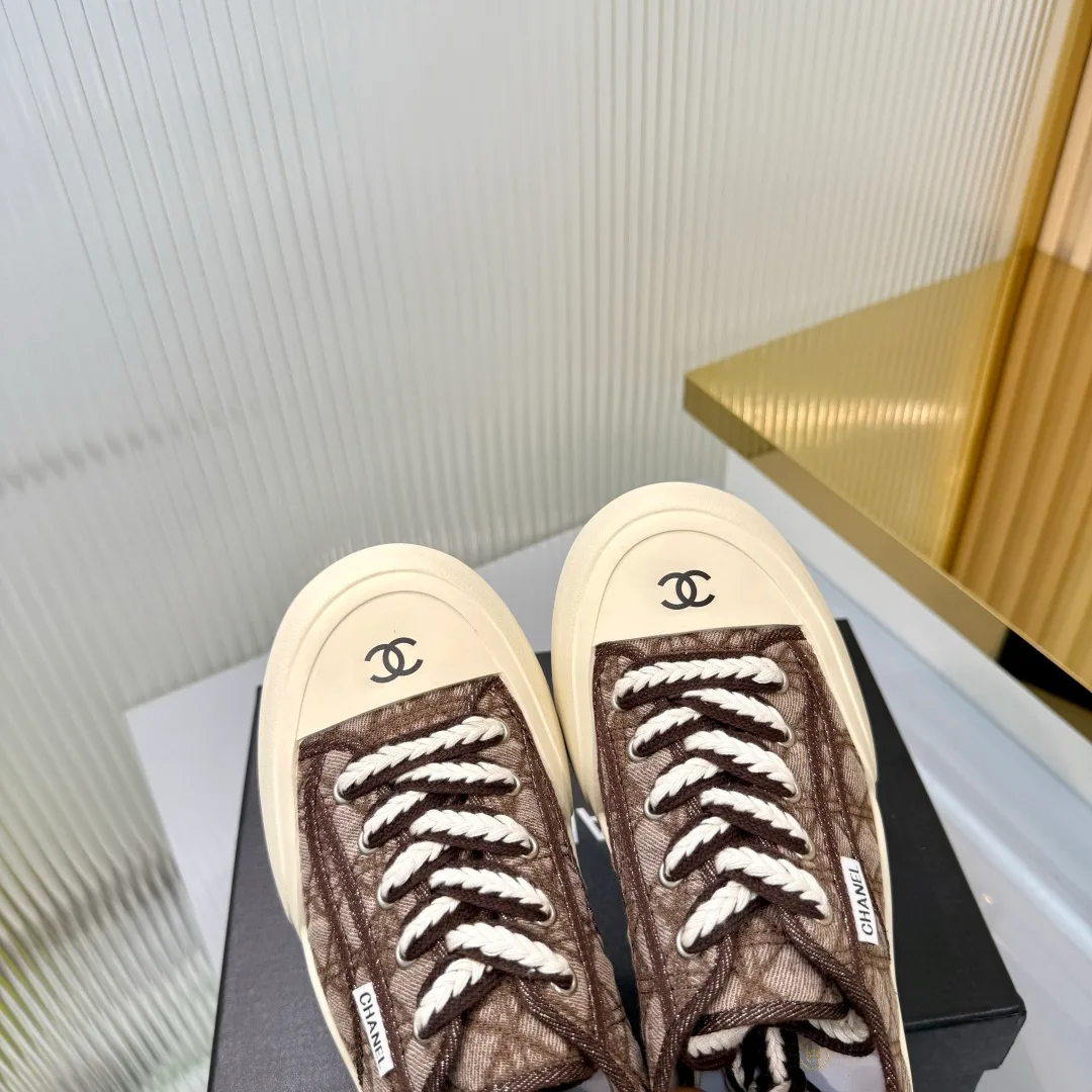 Кроссовки Женские Chanel 18366979