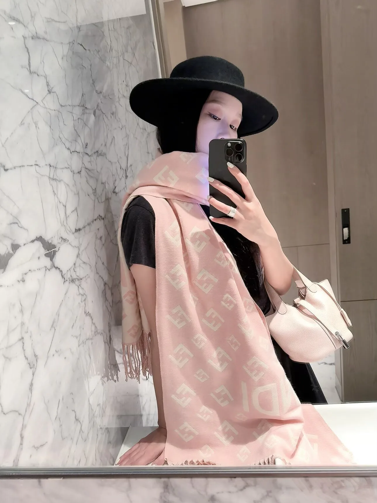 Шарфы Fendi 18427091