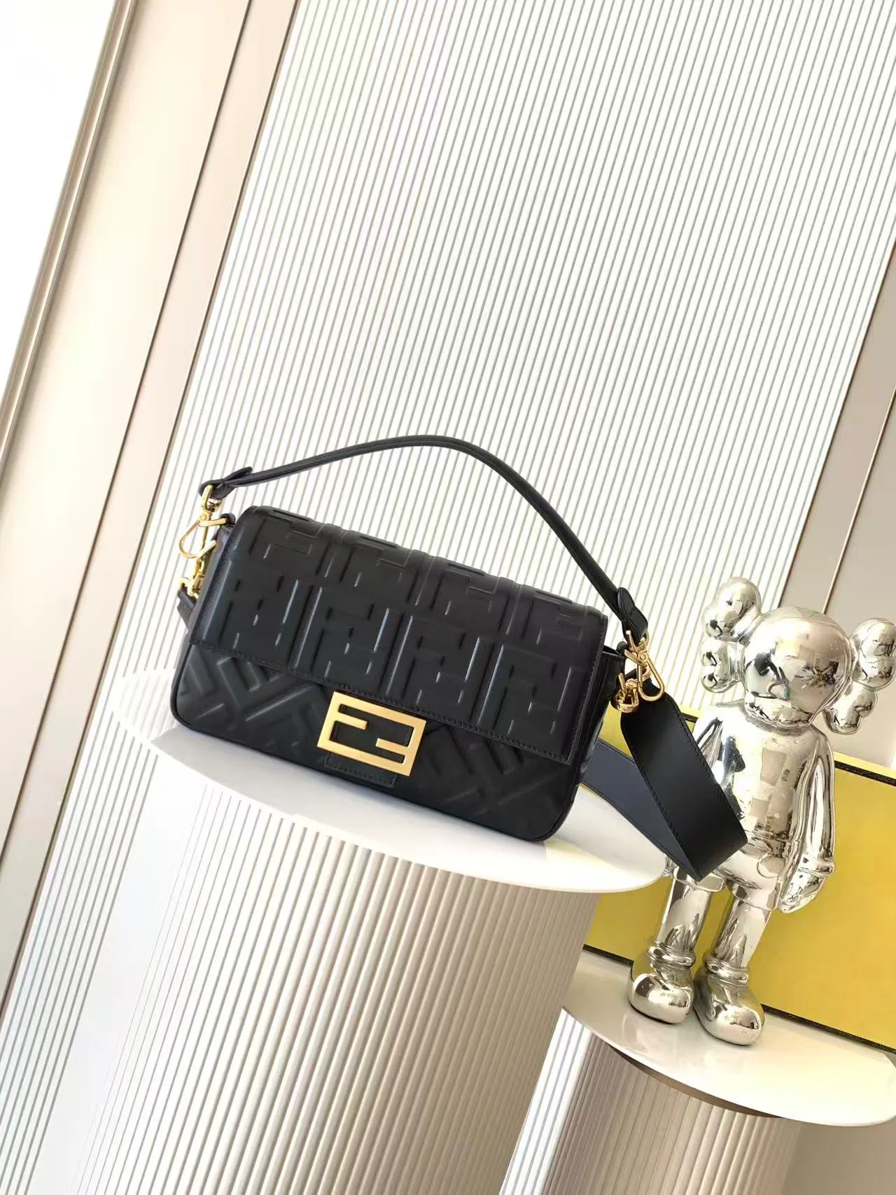Классические Сумки Женские Fendi 13234575