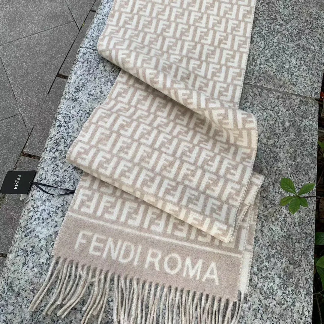 Шарфы Fendi 1570604