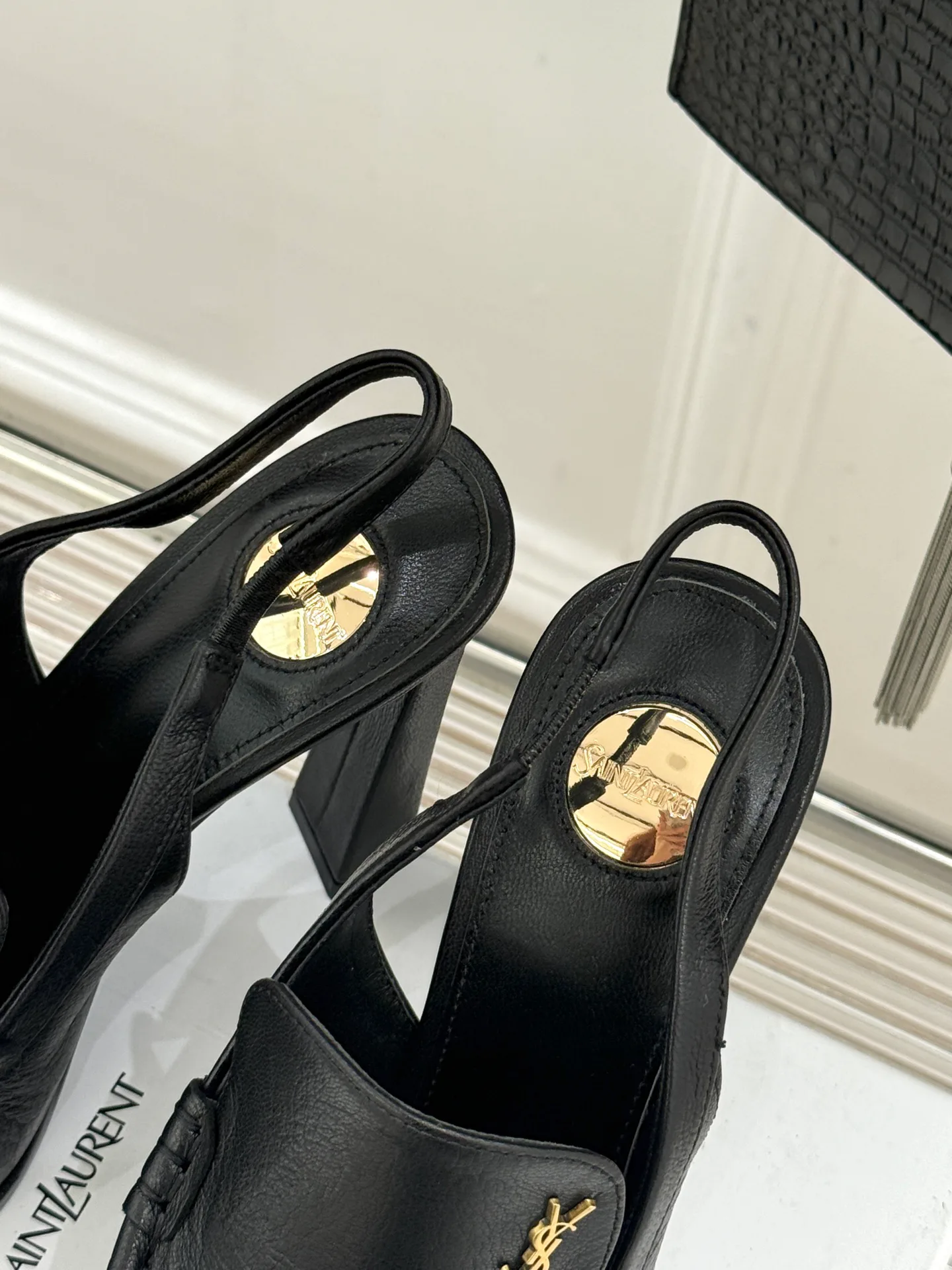 Босоножки Женские Saint Laurent 11312314