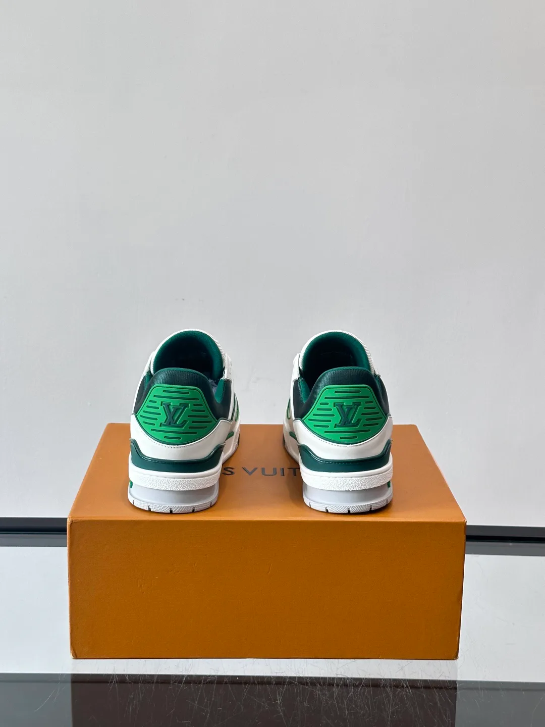 Кроссовки Женские Louis Vuitton 211874