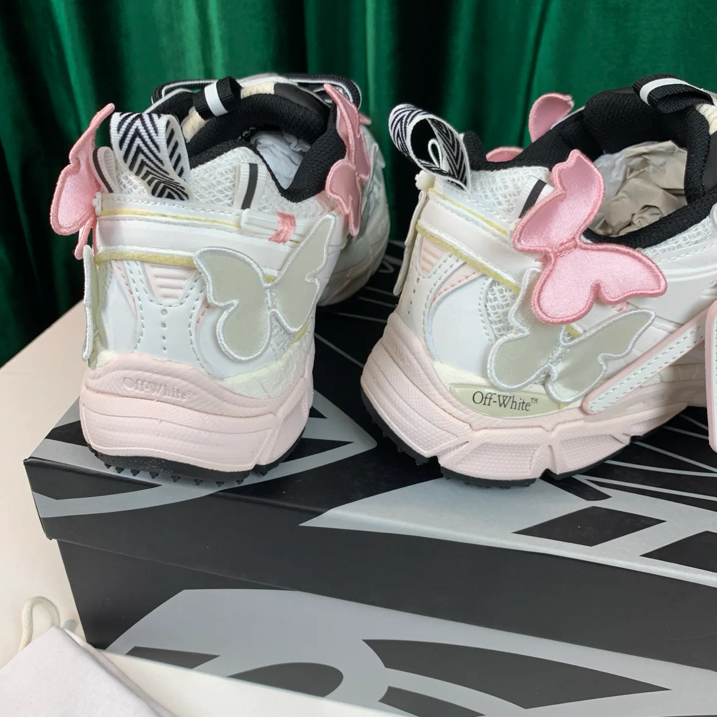 Кроссовки Женские Off-White 1106609