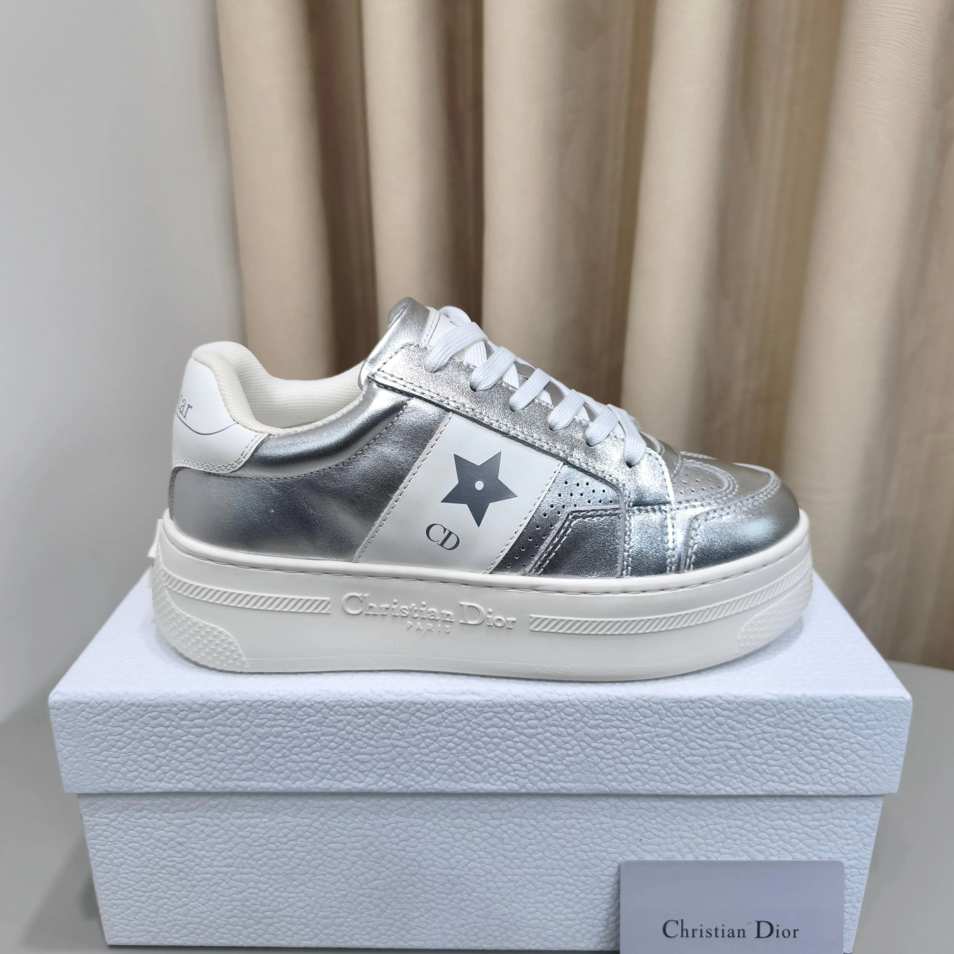Кроссовки Женские Christian Dior 17988726