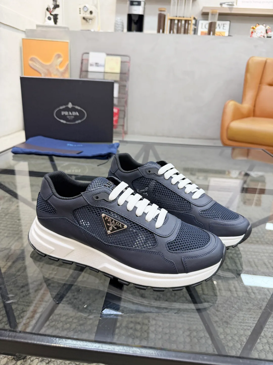 Кроссовки Мужские Prada 18346373