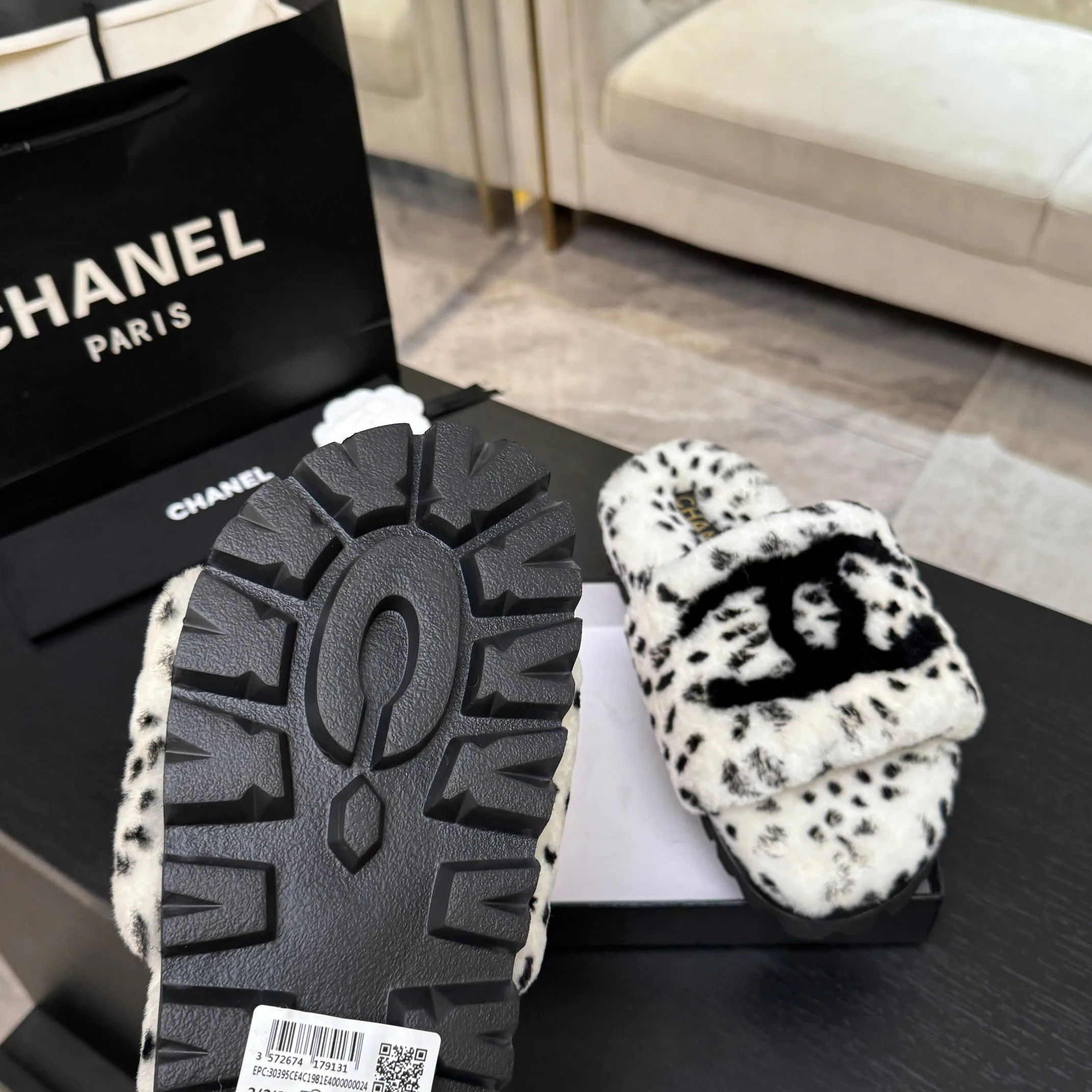 Тапочки Женские Chanel 18062756