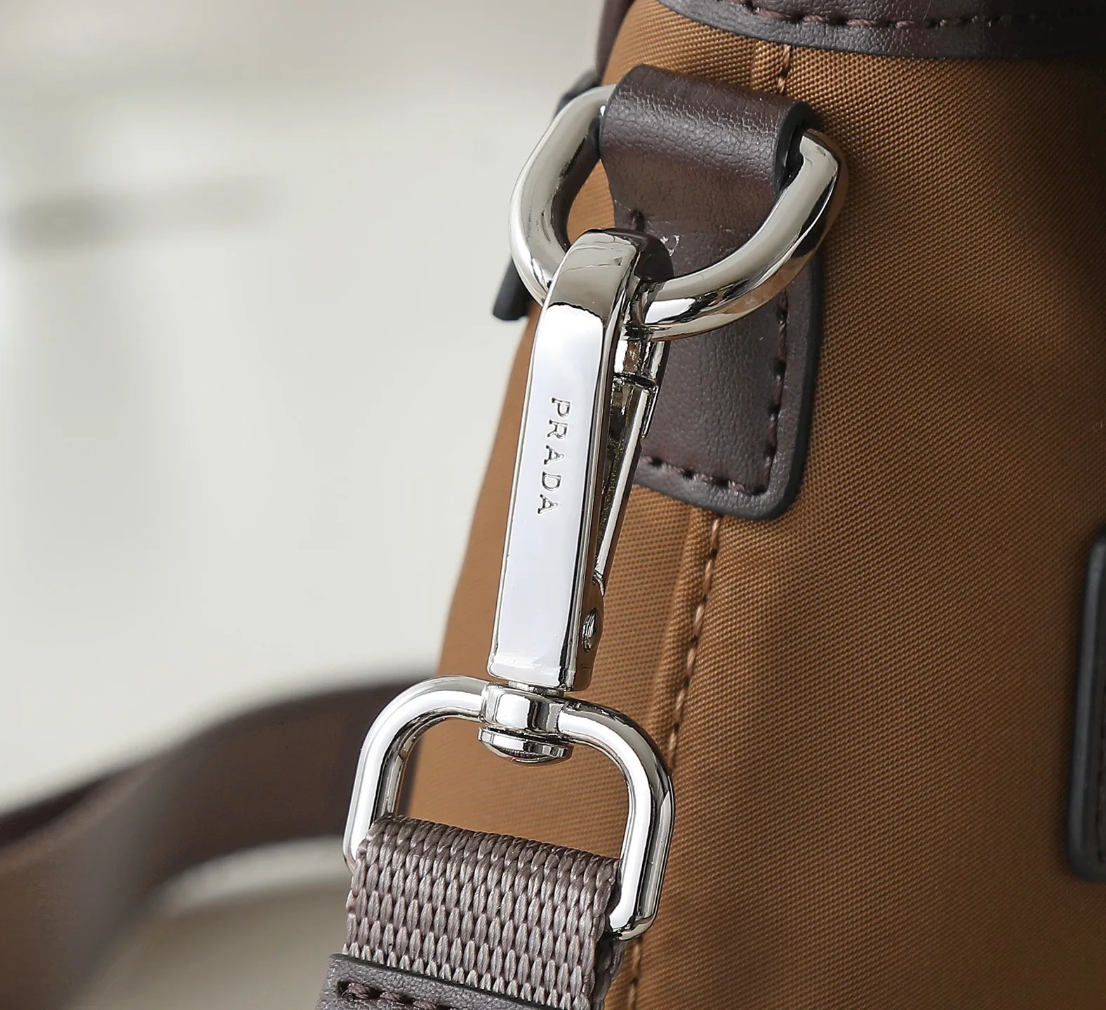 Сумки На Ремне Женские Prada 12757363