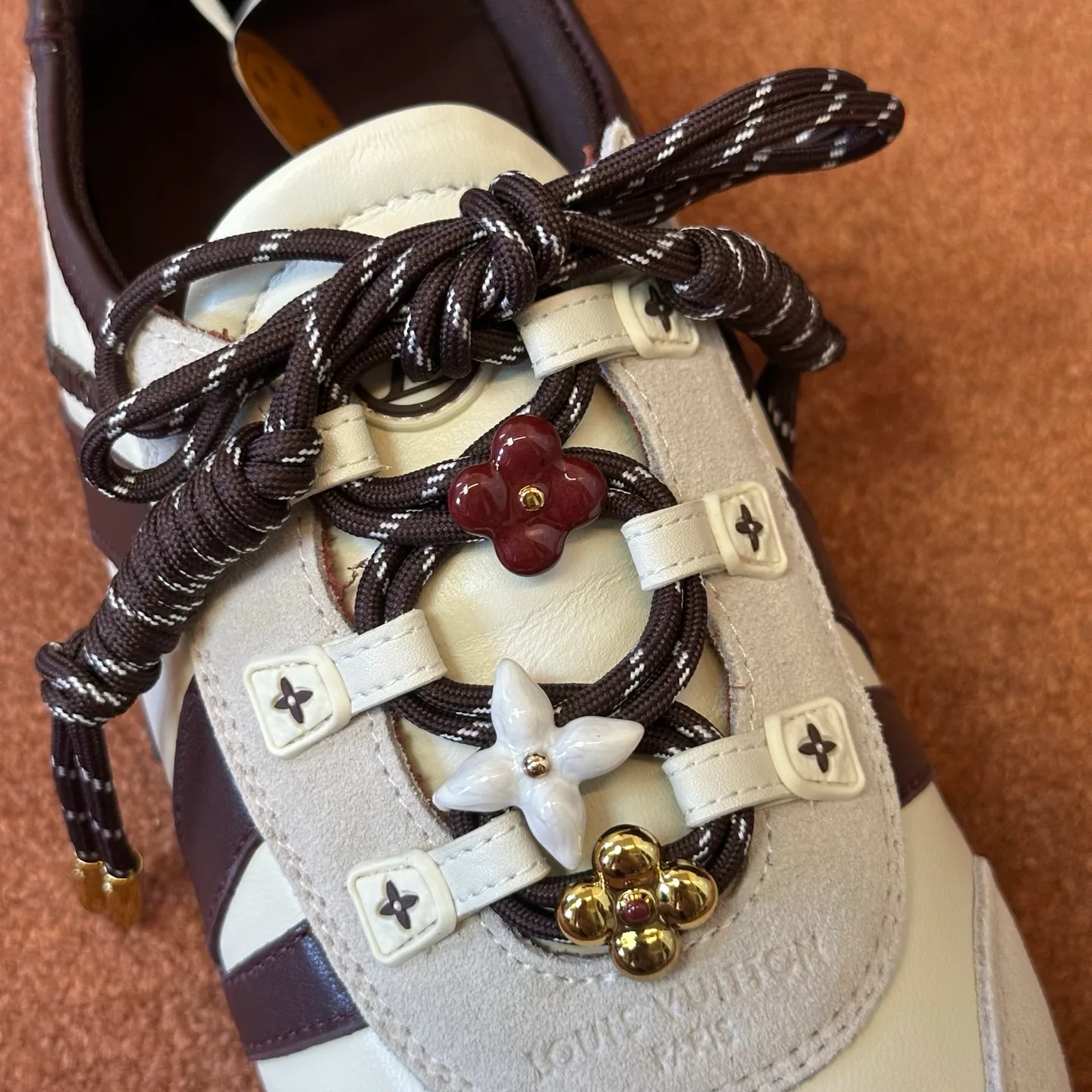 Кроссовки Женские Louis Vuitton 18120682