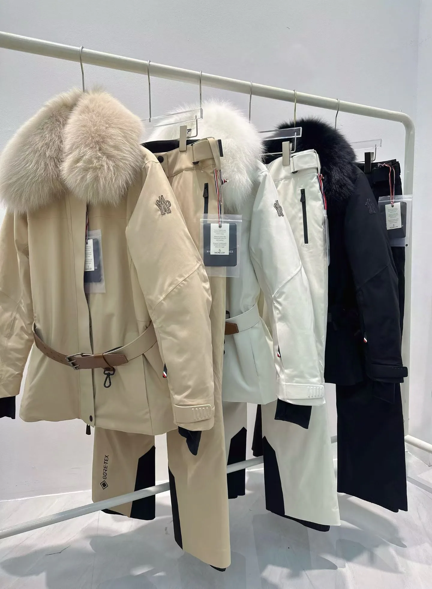 Куртки И Пуховики Женские Moncler 1294458