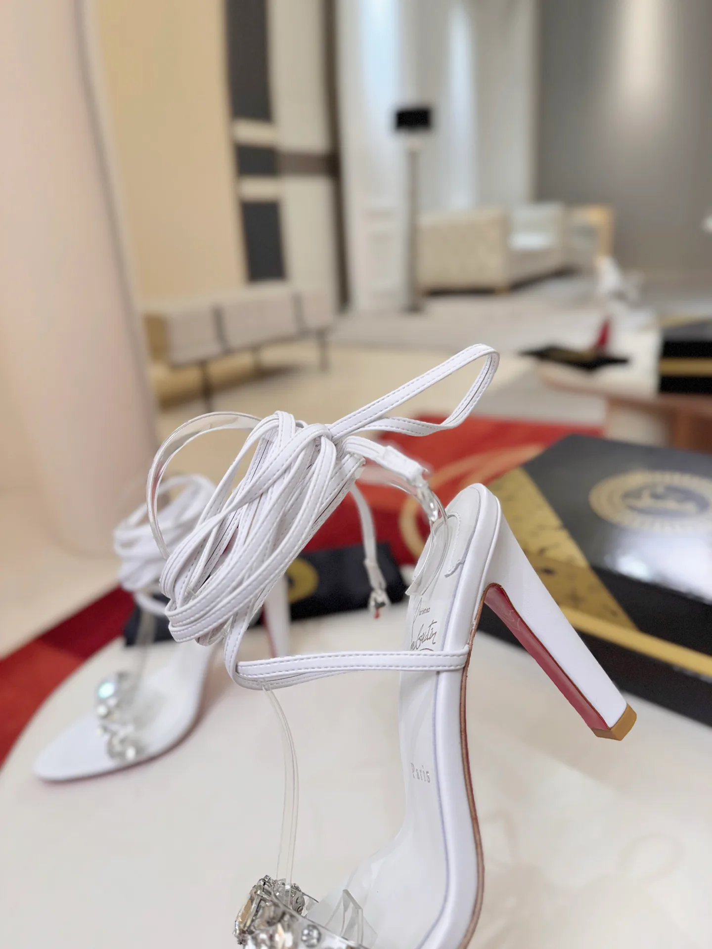 Босоножки Женские Christian Louboutin 19570913