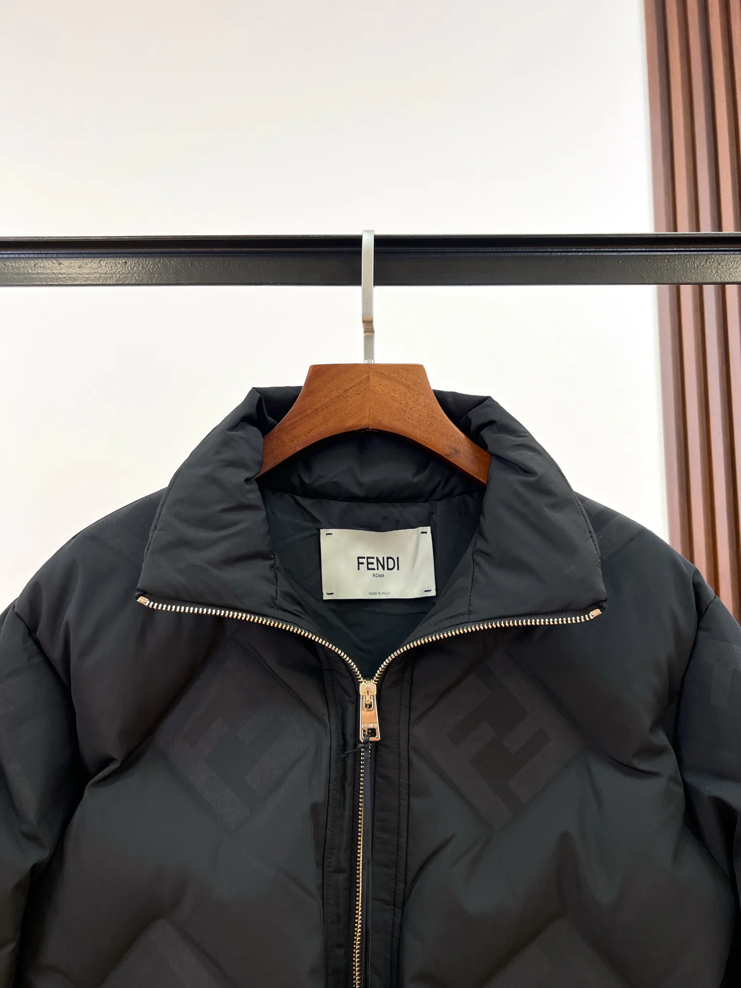 Куртки И Пуховики Женские Fendi 18279529