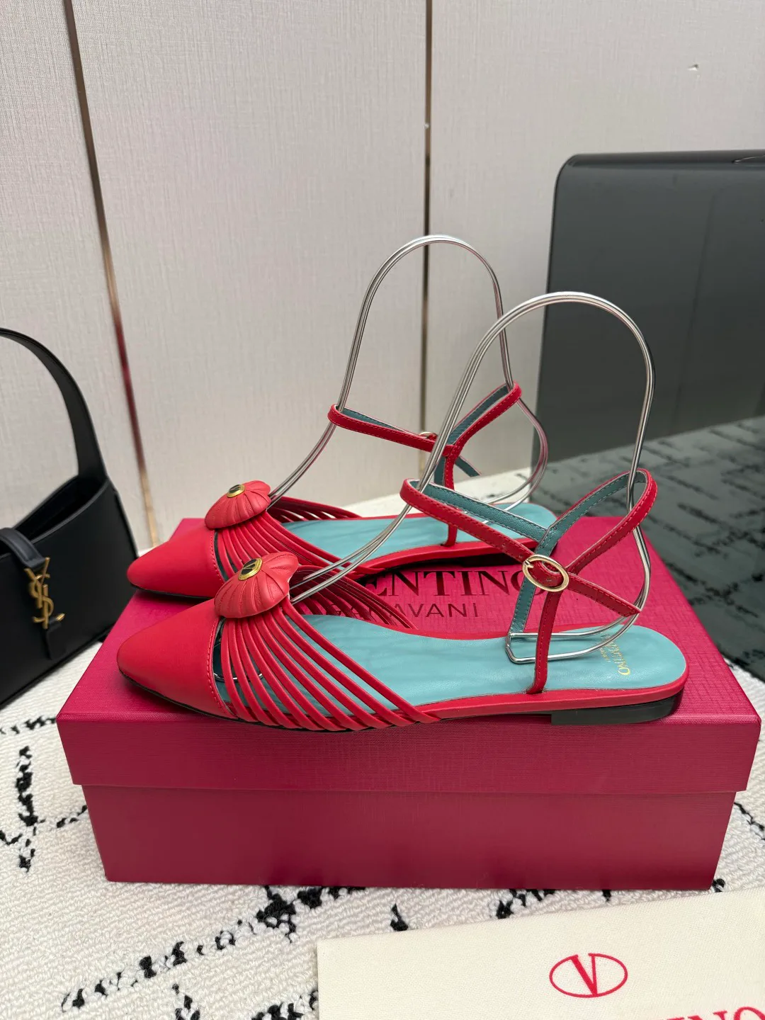 Босоножки Женские Valentino 18598094