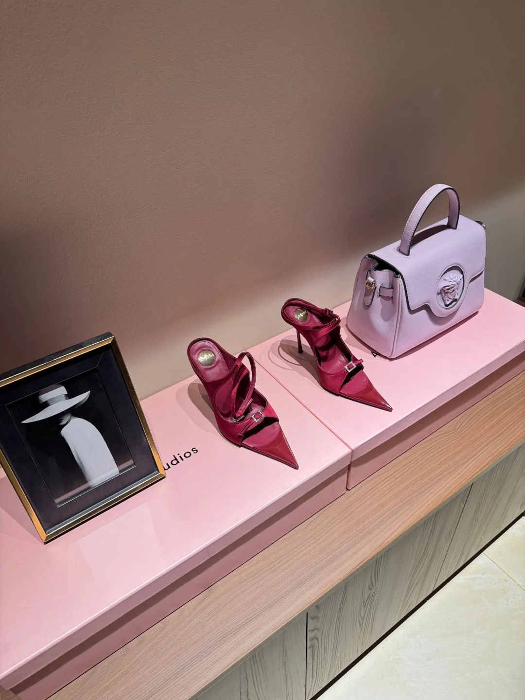 Босоножки Женские Saint Laurent 5737622