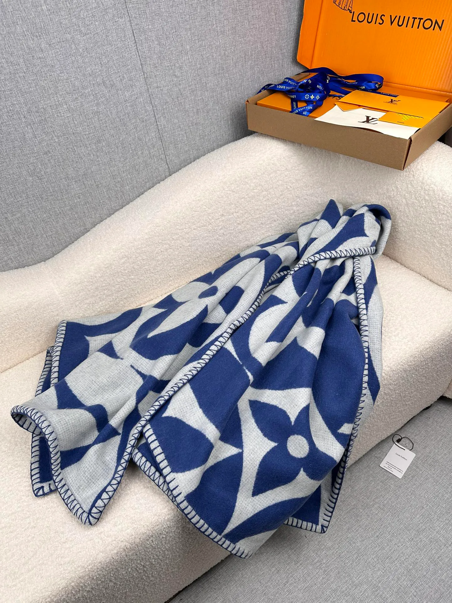 Текстиль Louis Vuitton 18002658
