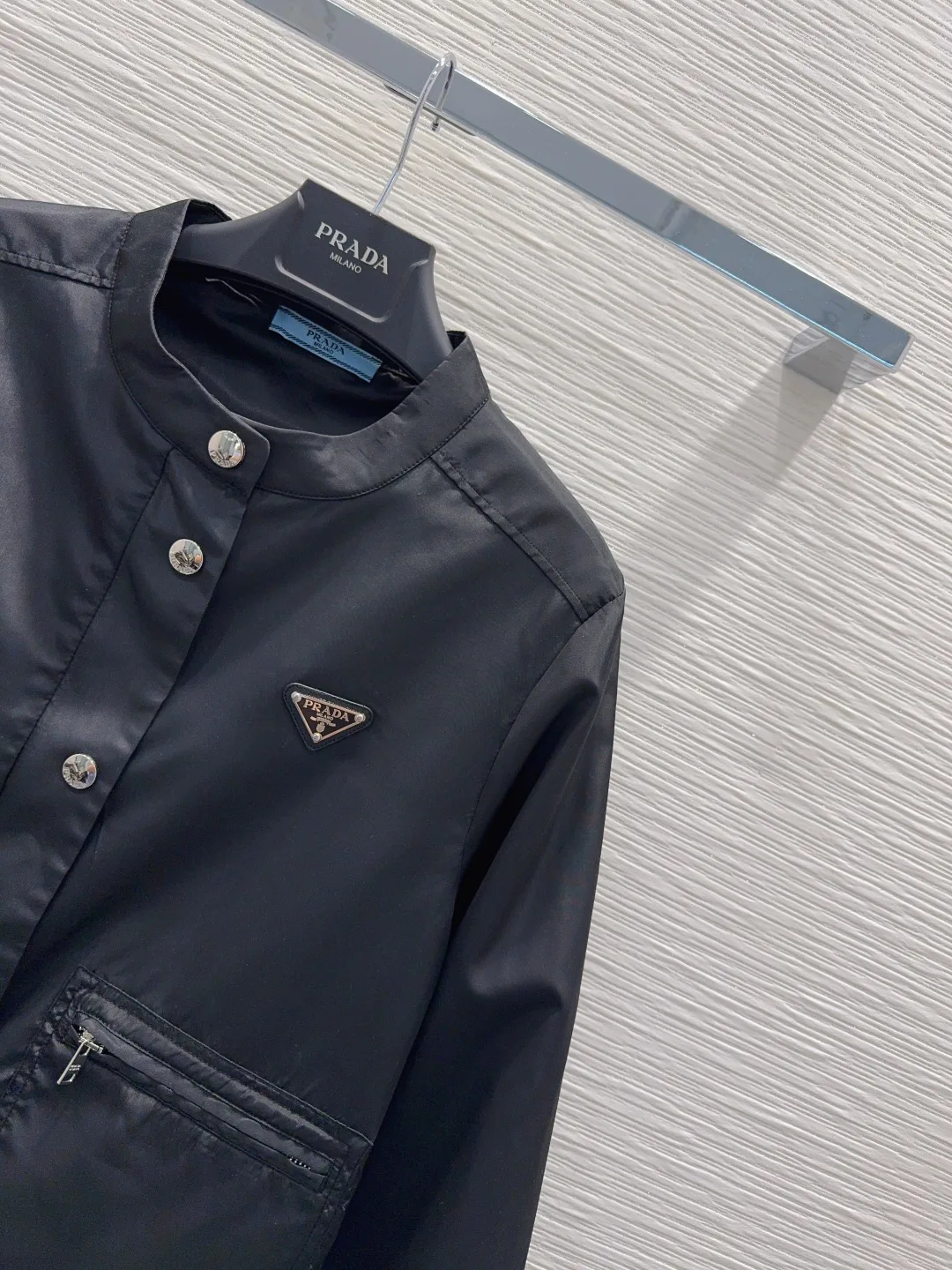 Куртки И Пуховики Женские Prada 18689769