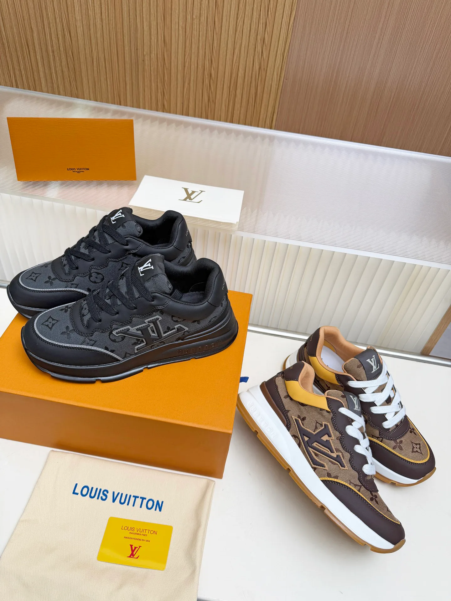 Кроссовки Женские Louis Vuitton 18212251
