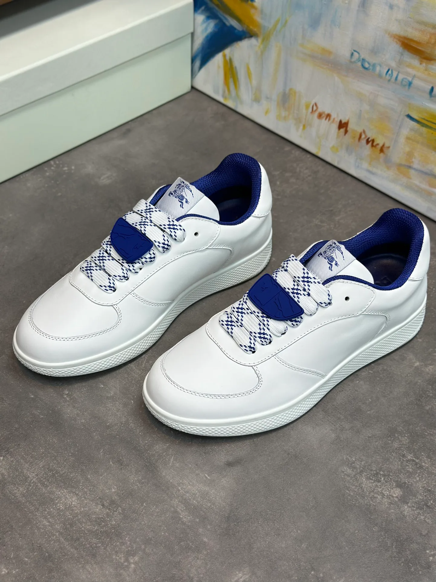 Кроссовки Женские Burberry 17420344