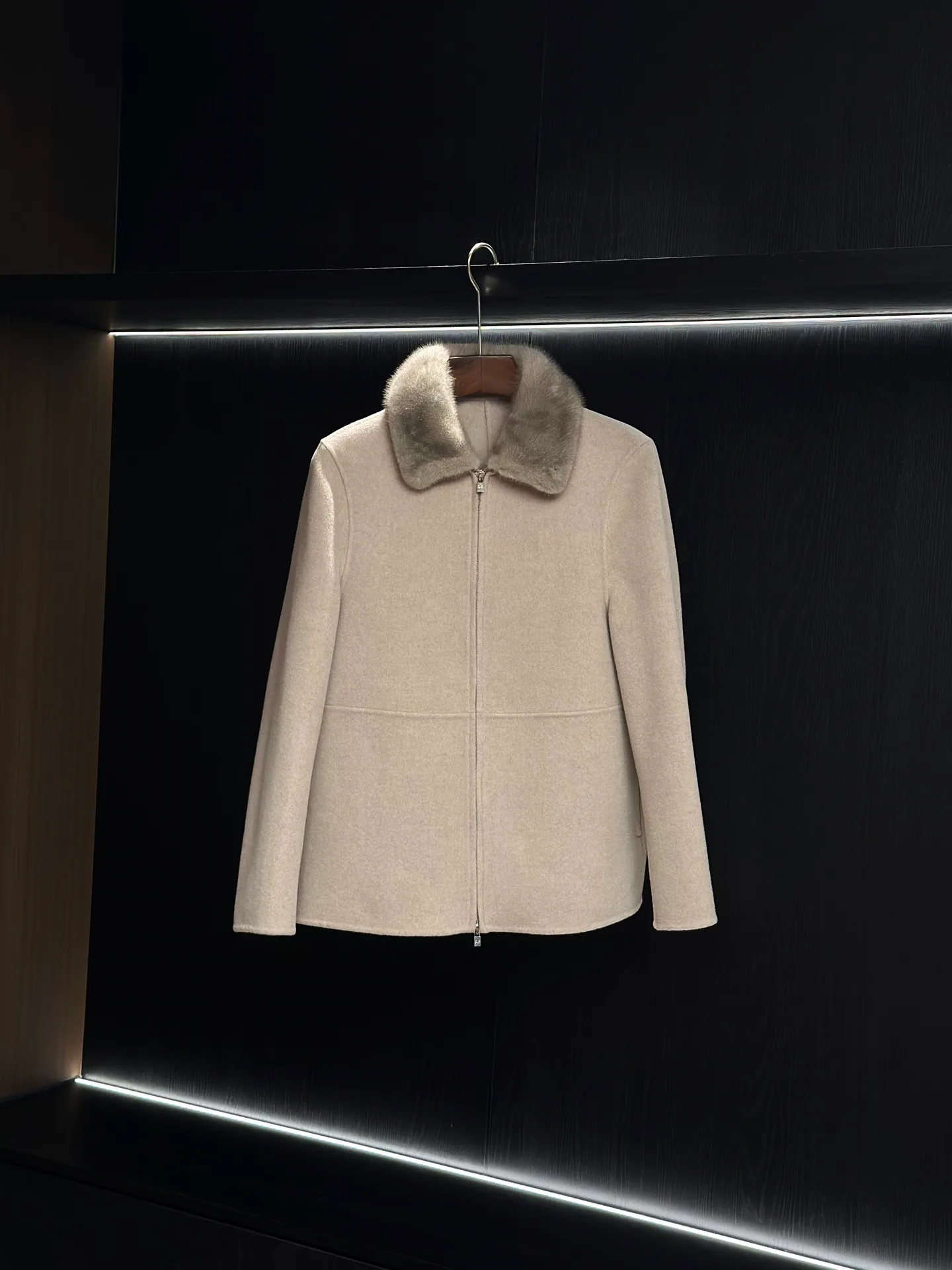 Пальто Женские Loro Piana 19476771