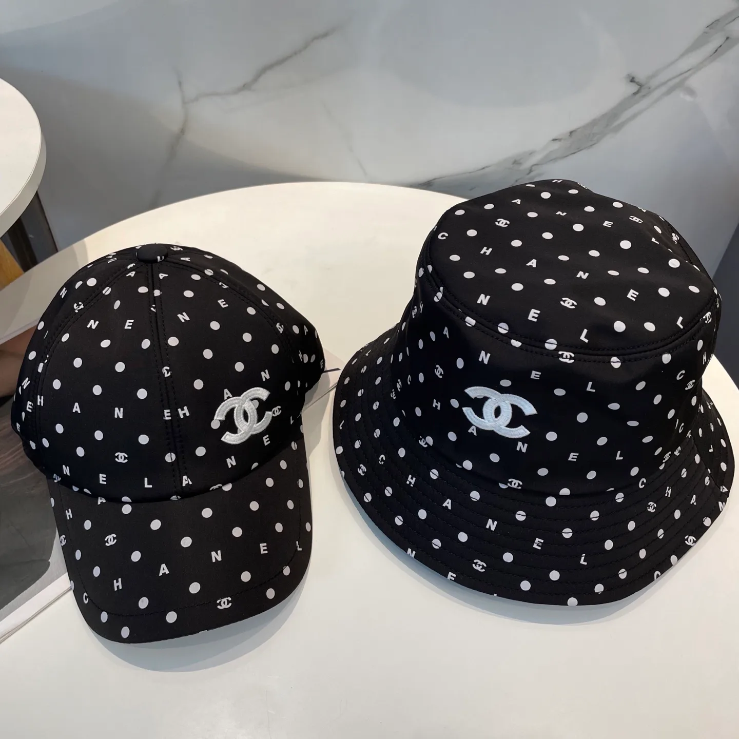 Головные Уборы Chanel 13294372