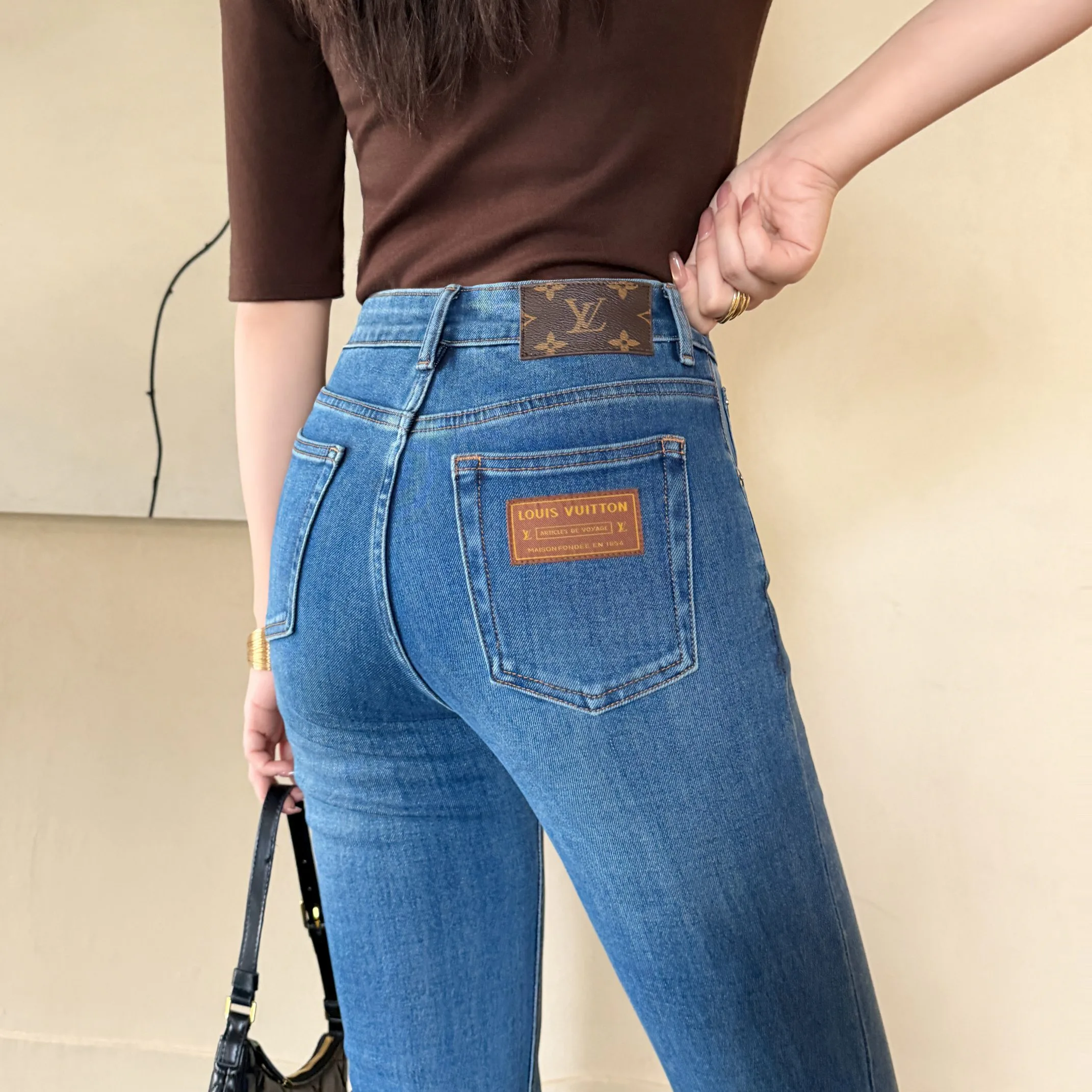 Джинсы Женские Louis Vuitton 18031972