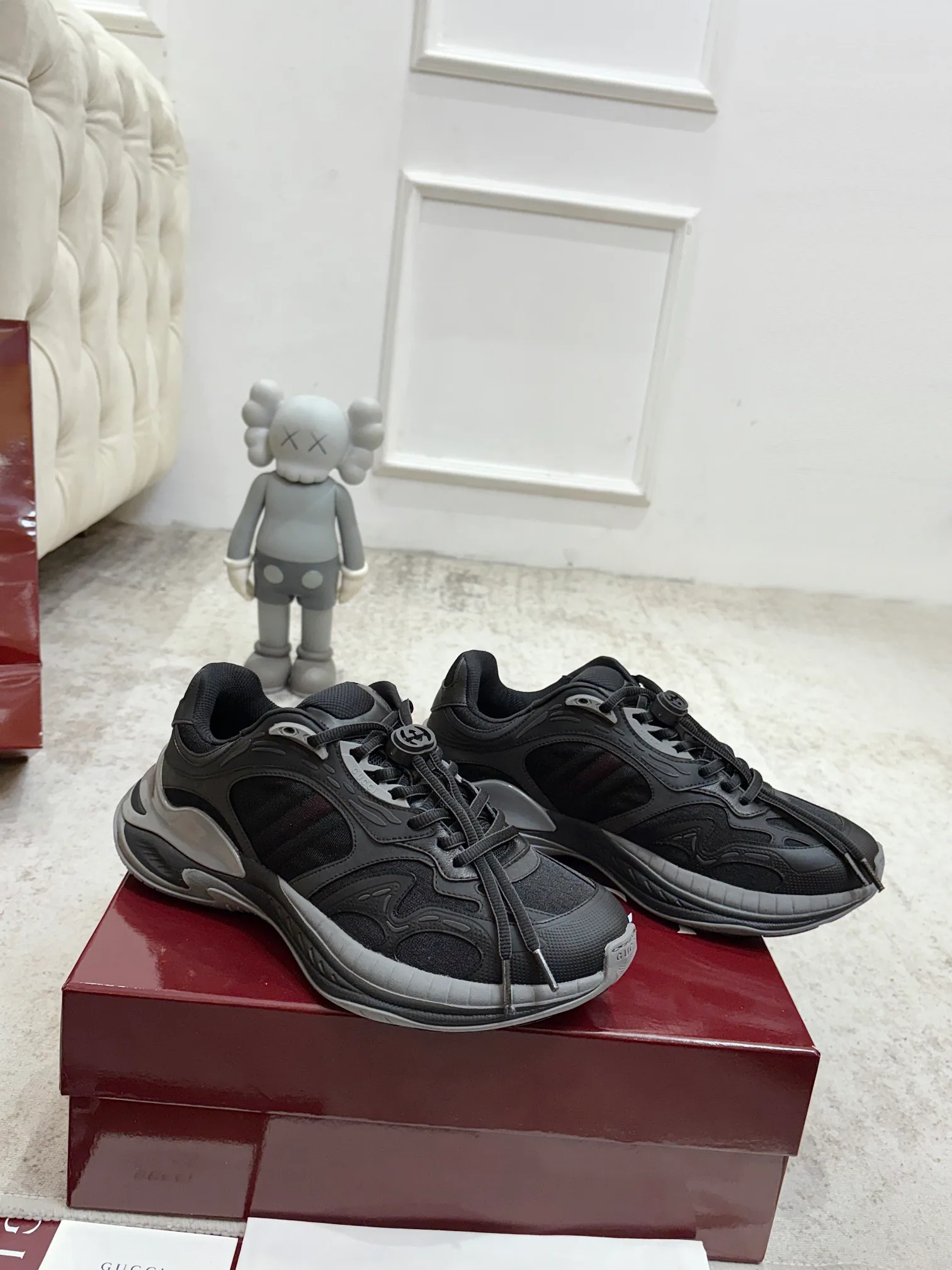 Кроссовки Женские Gucci 945077