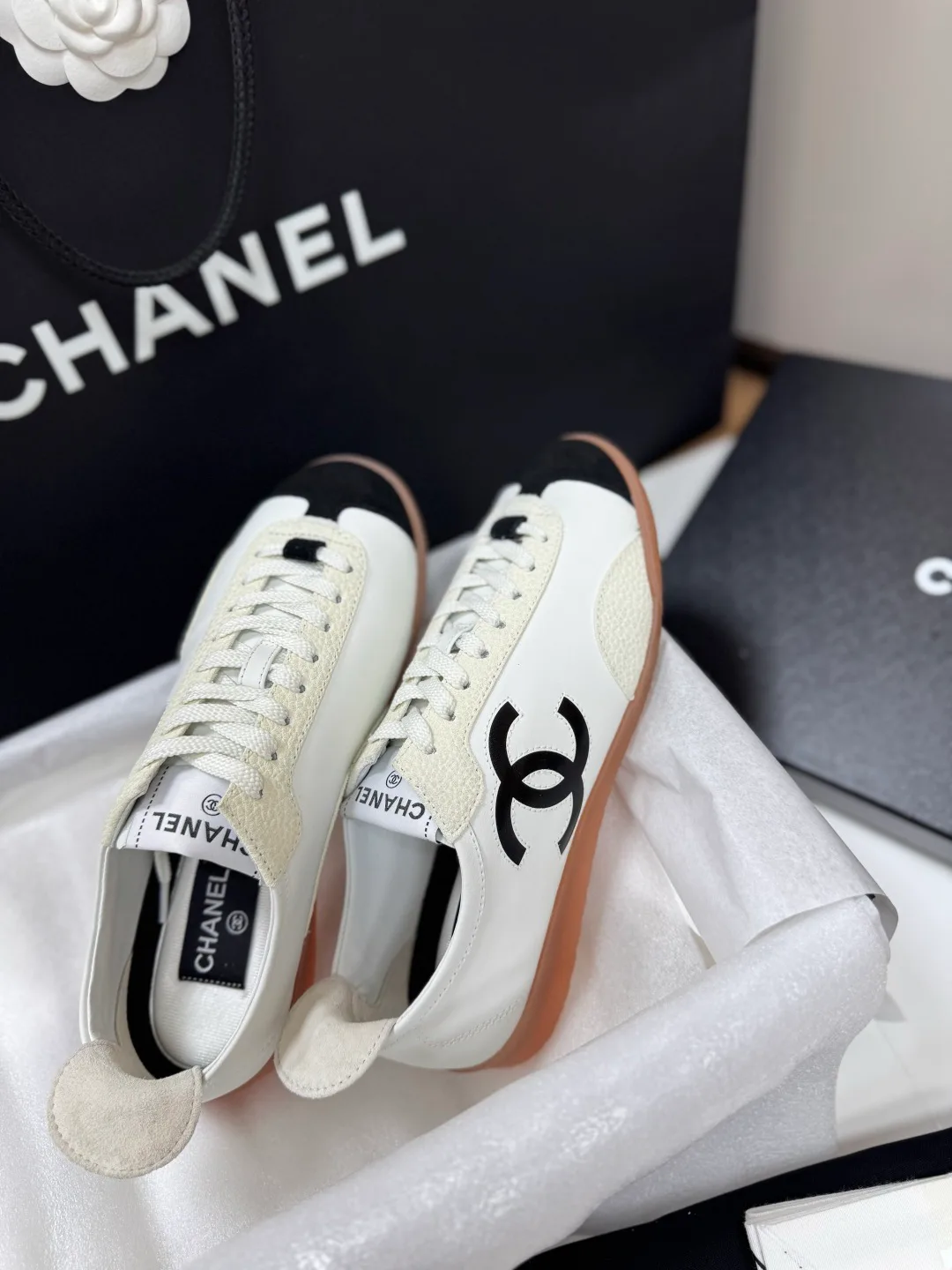 Кроссовки Женские Chanel 18223889