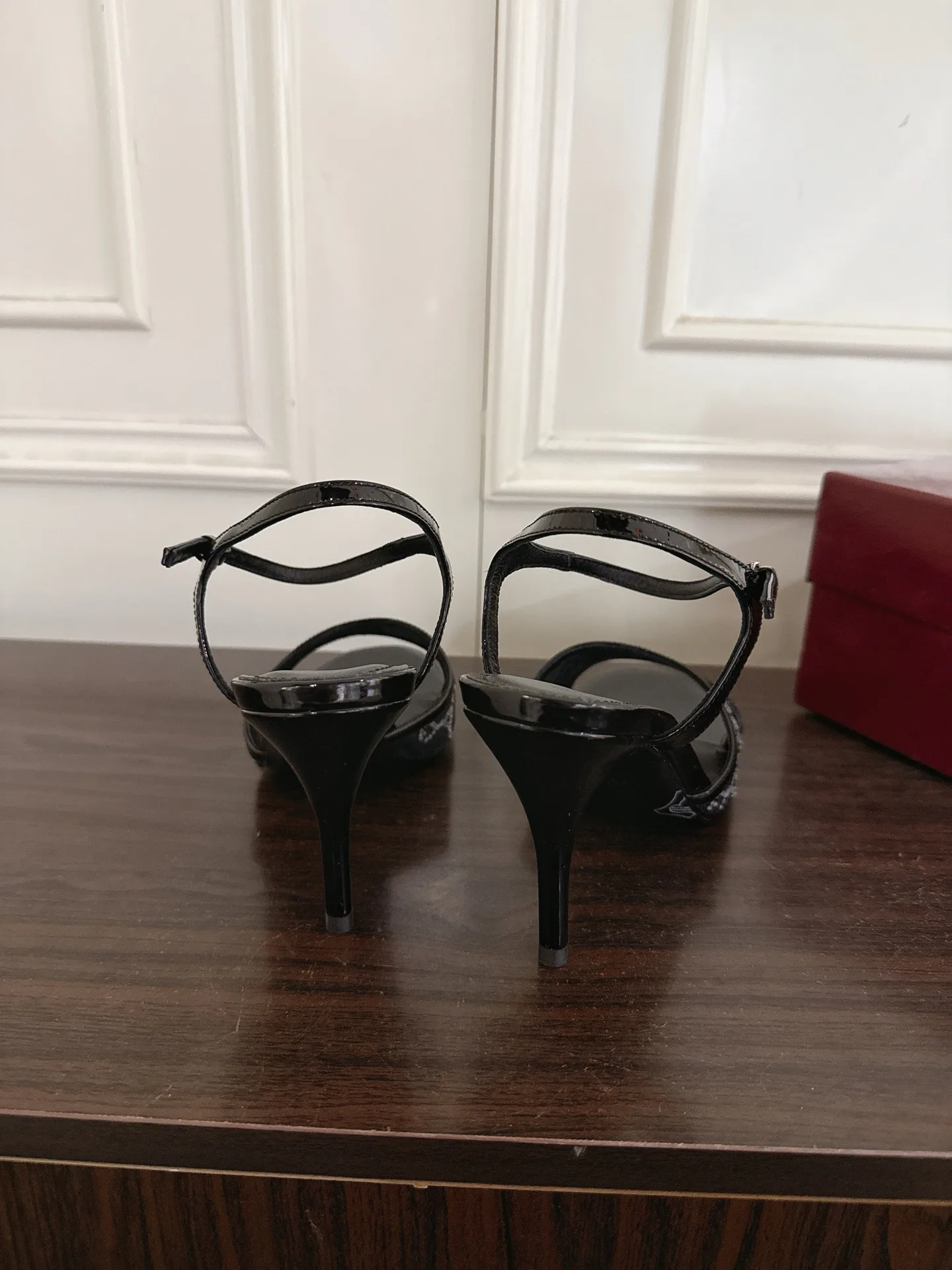 Босоножки Женские Gucci 18725868