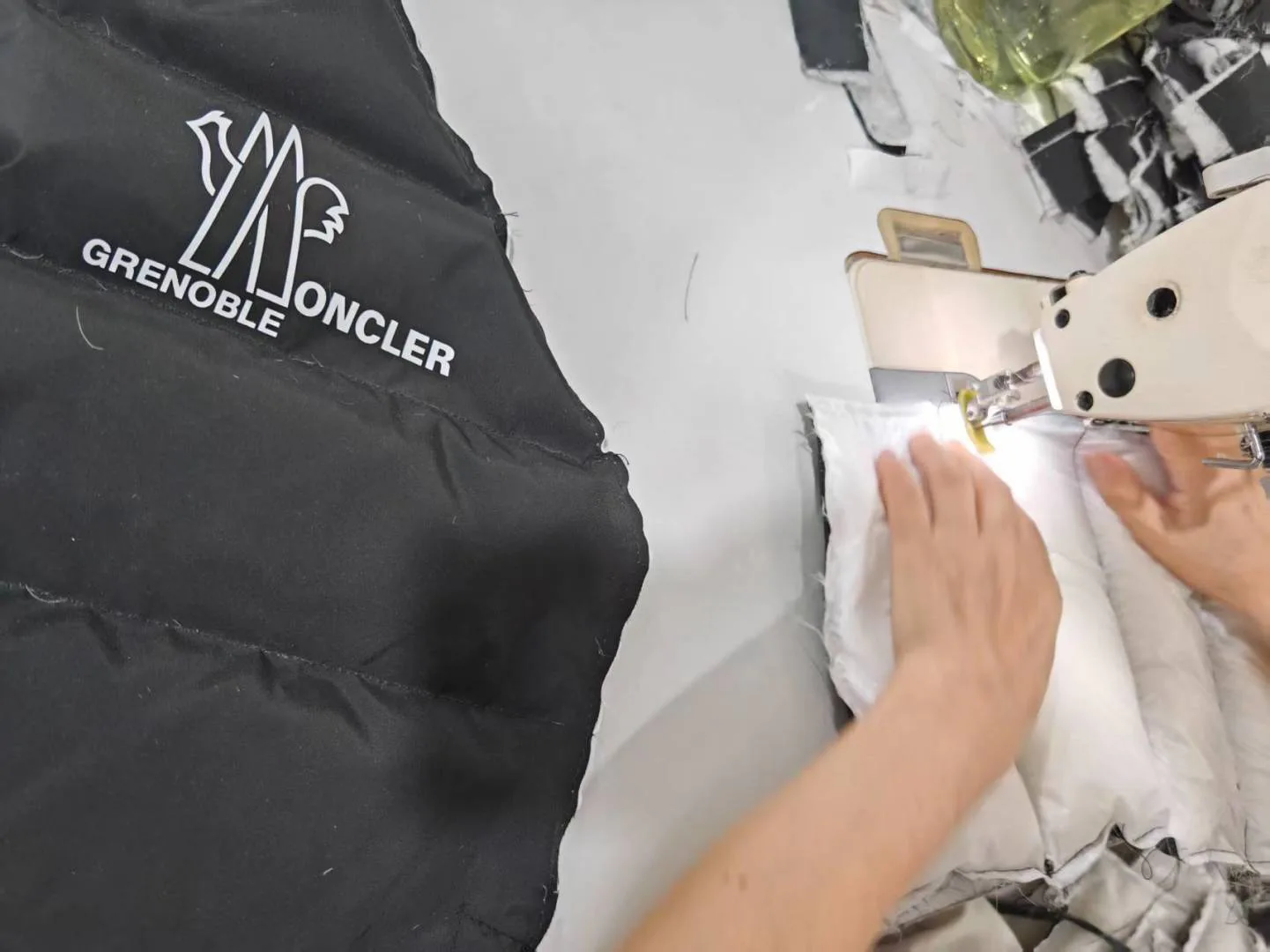 Куртки И Пуховики Мужские Moncler 8973499