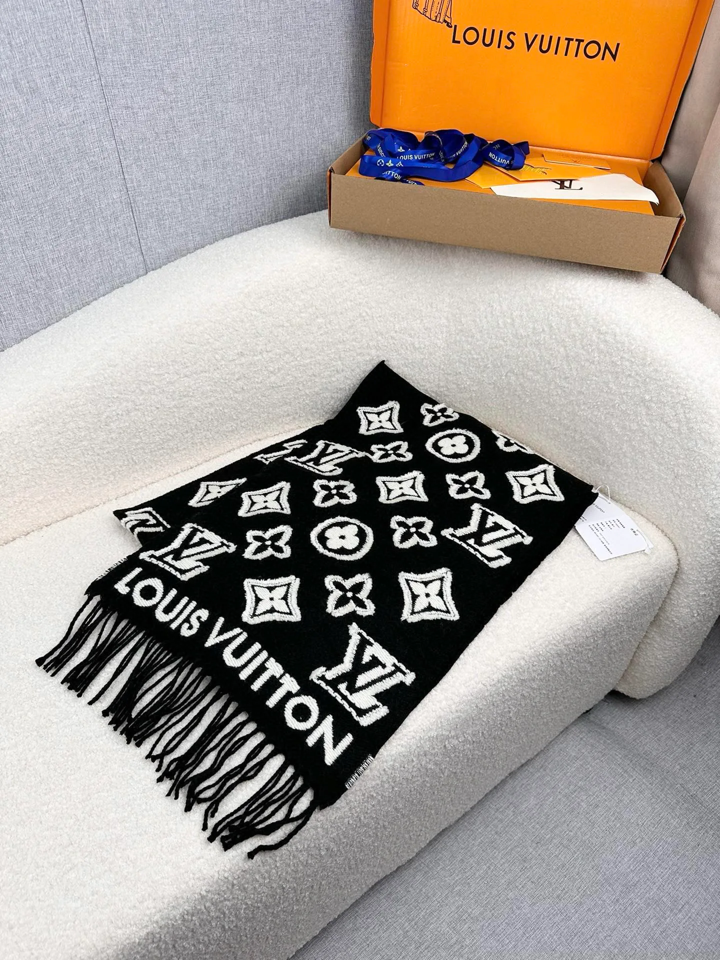 Шарфы Louis Vuitton 1826423