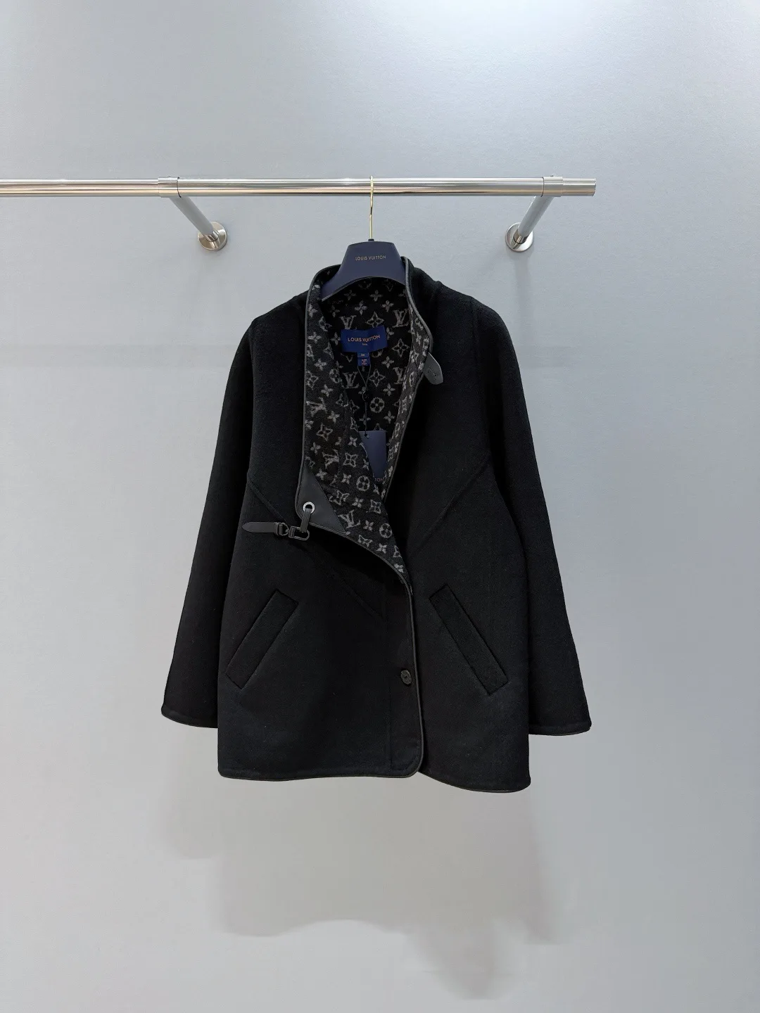 Пальто Женские Louis Vuitton 19082078
