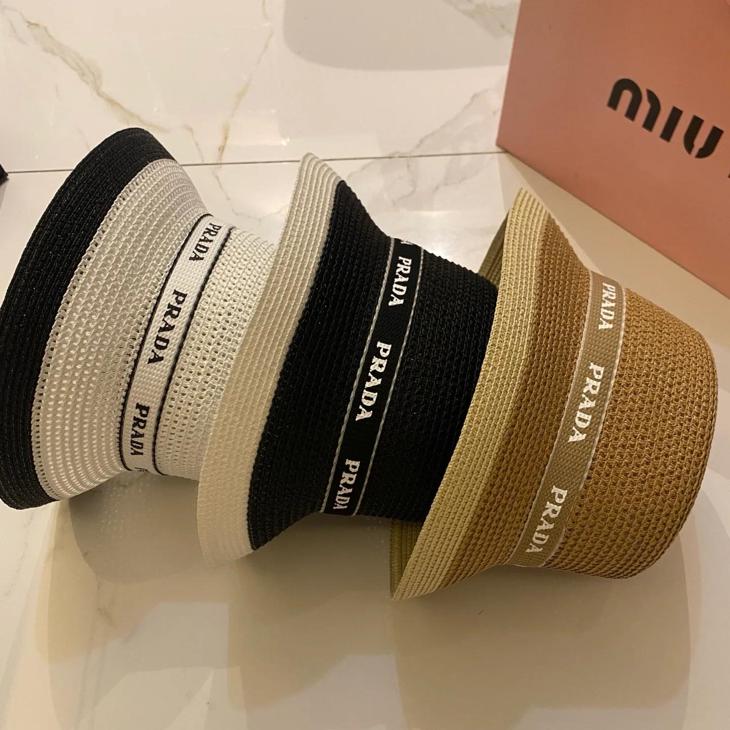 Головные Уборы Prada 17498291