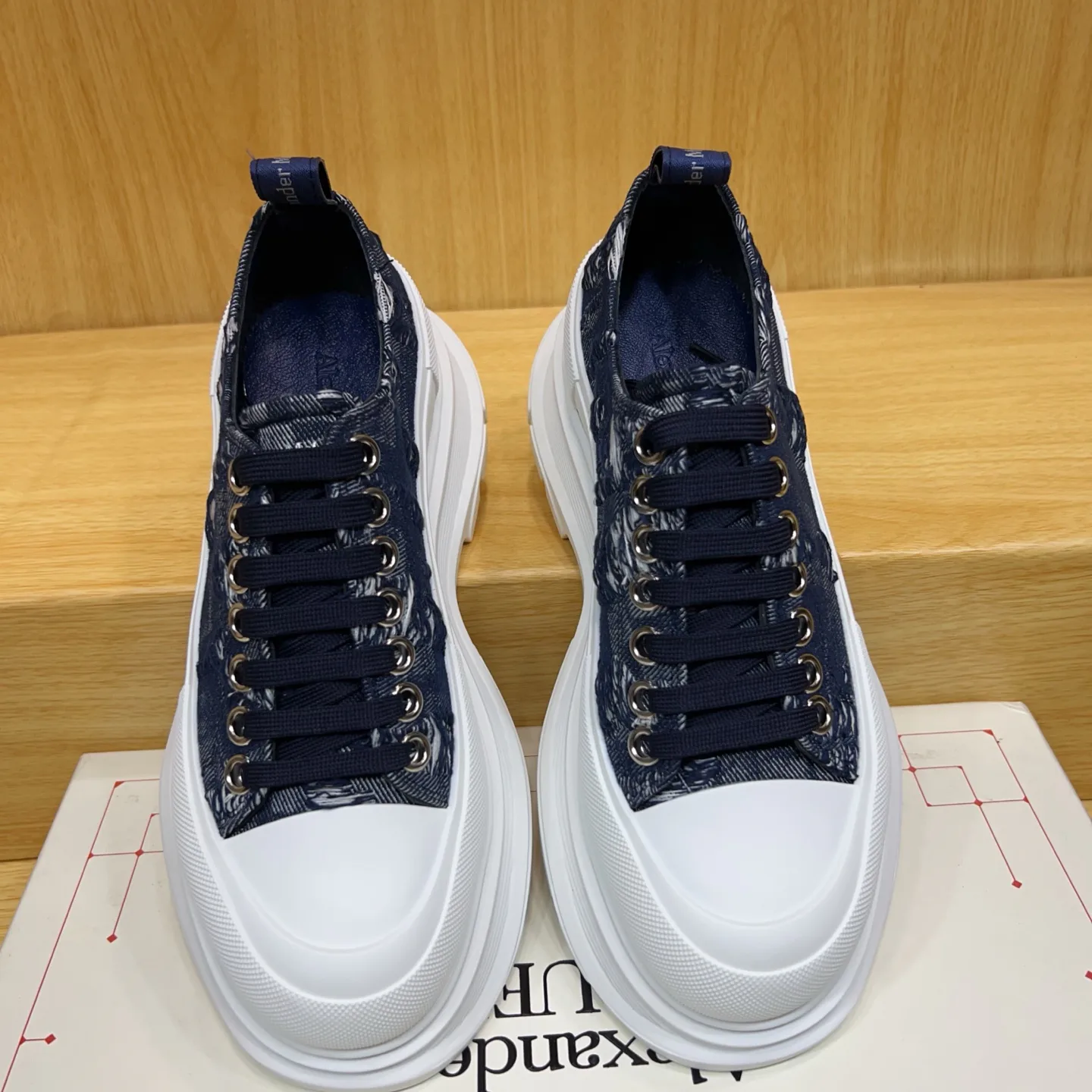 Кроссовки Женские Alexander Mcqueen 17545304
