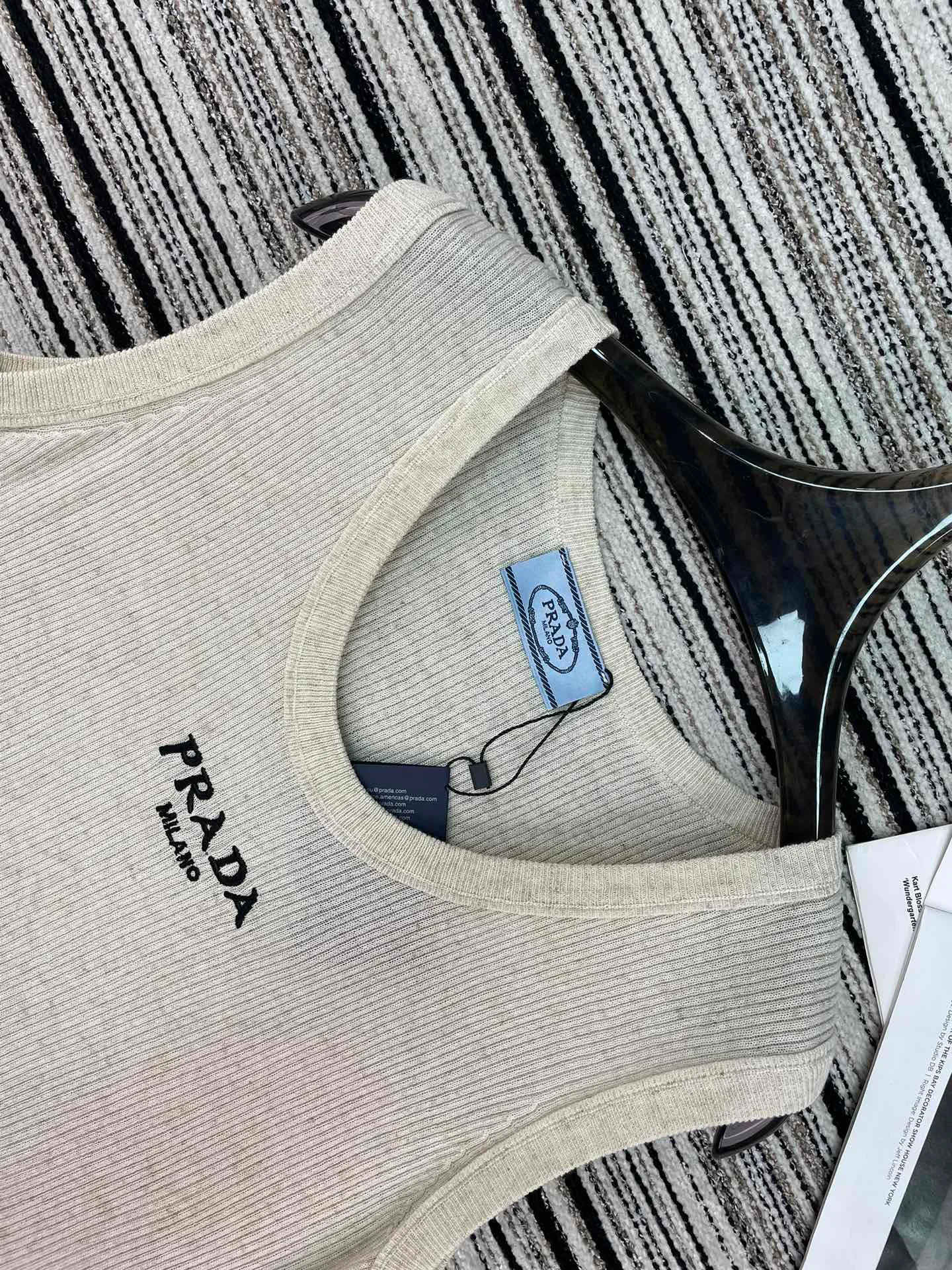 Жилеты Женские Prada 11429314