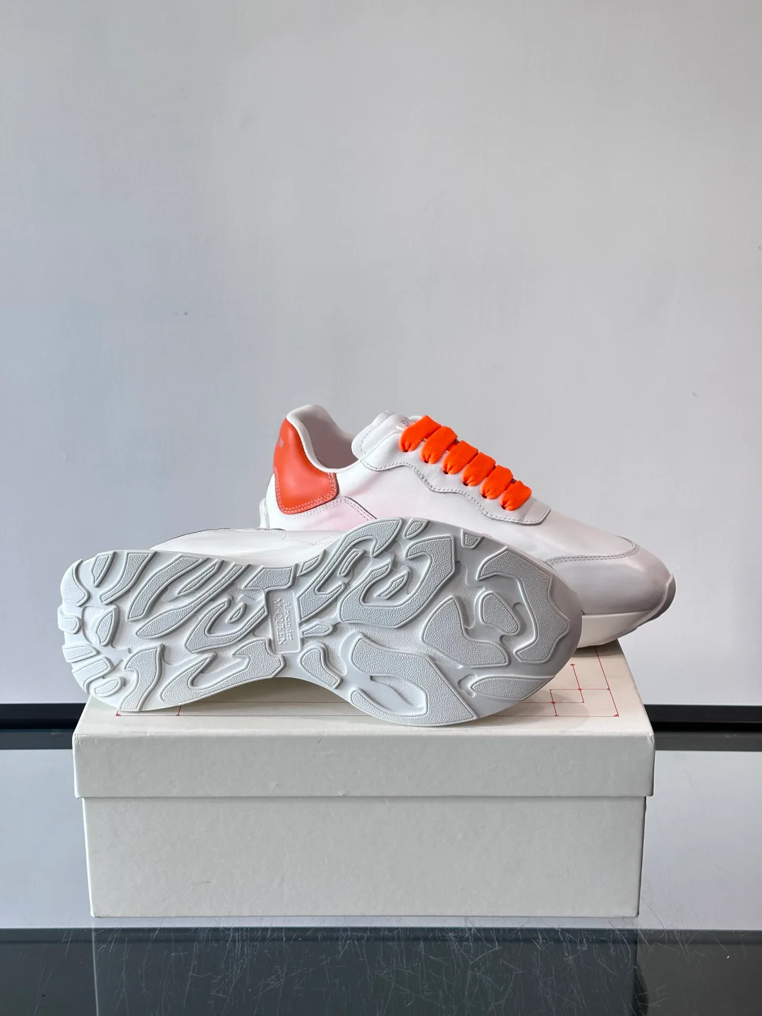 Кроссовки Женские Alexander Mcqueen 564603