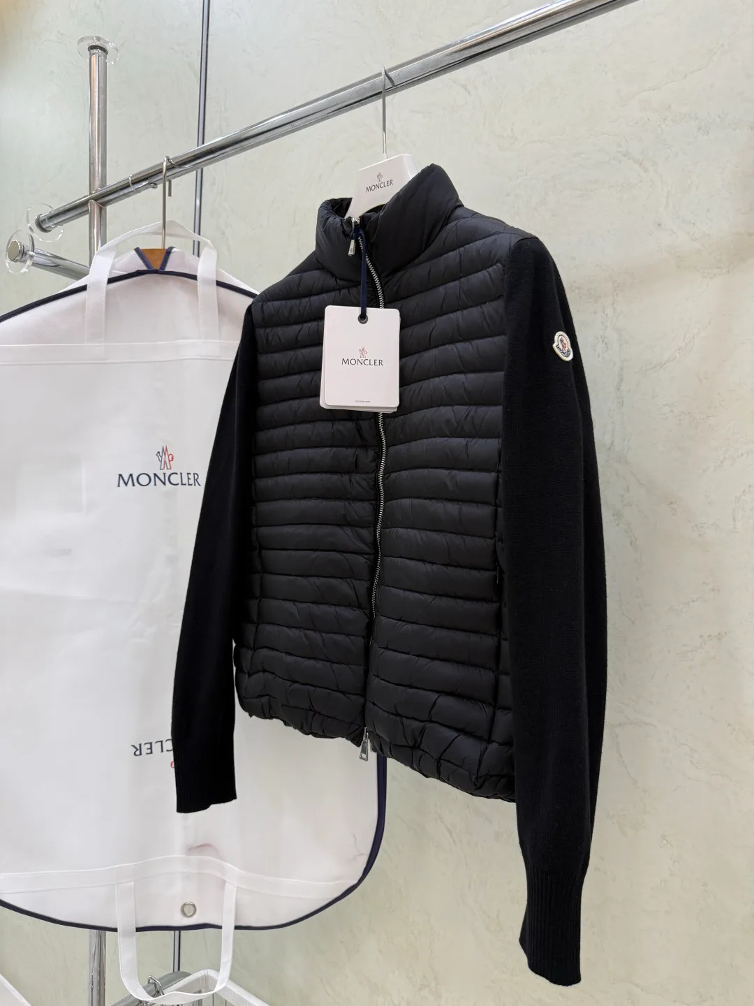 Куртки И Пуховики Женские Moncler 17918888