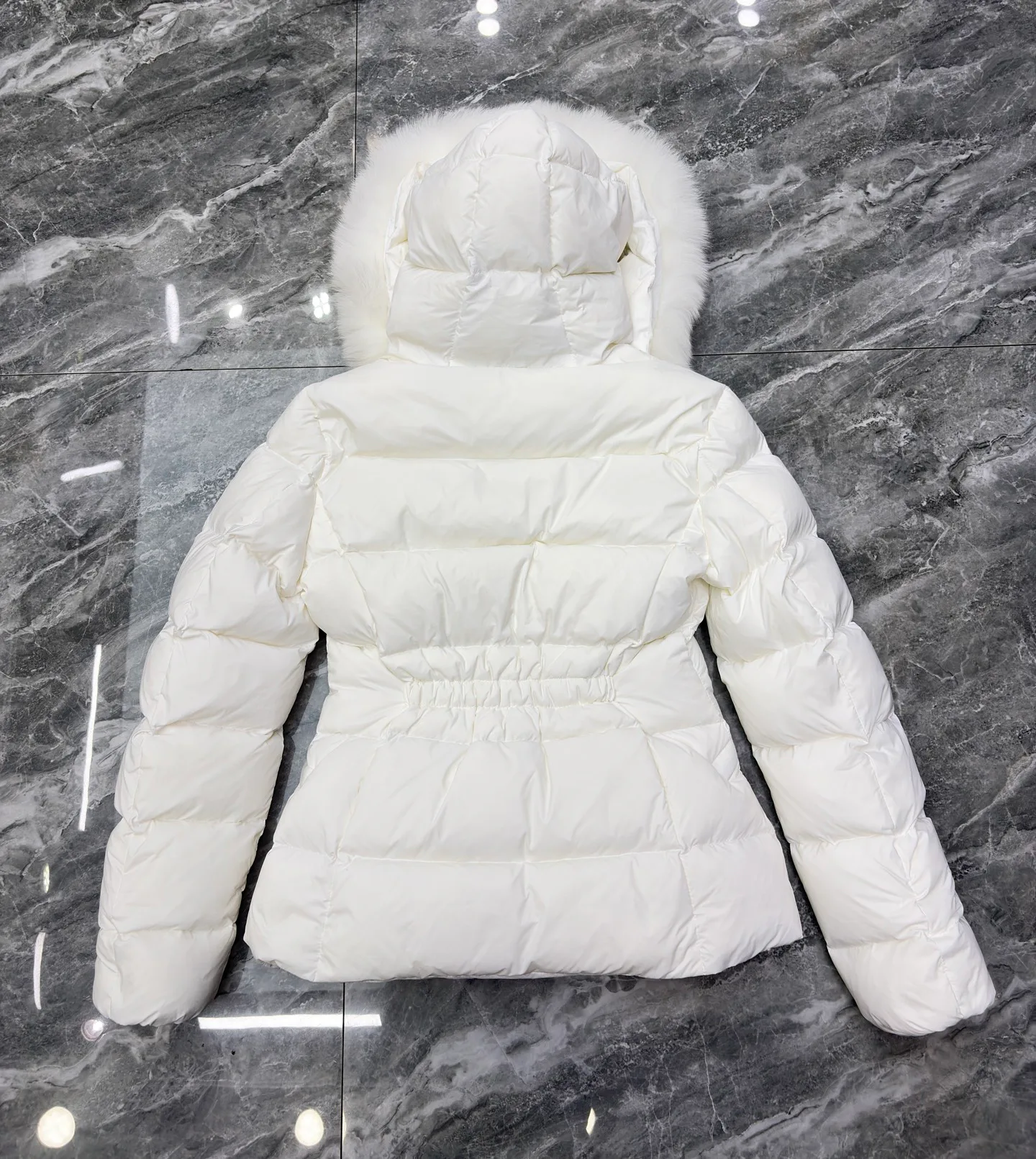 Куртки И Пуховики Женские Moncler 18111721
