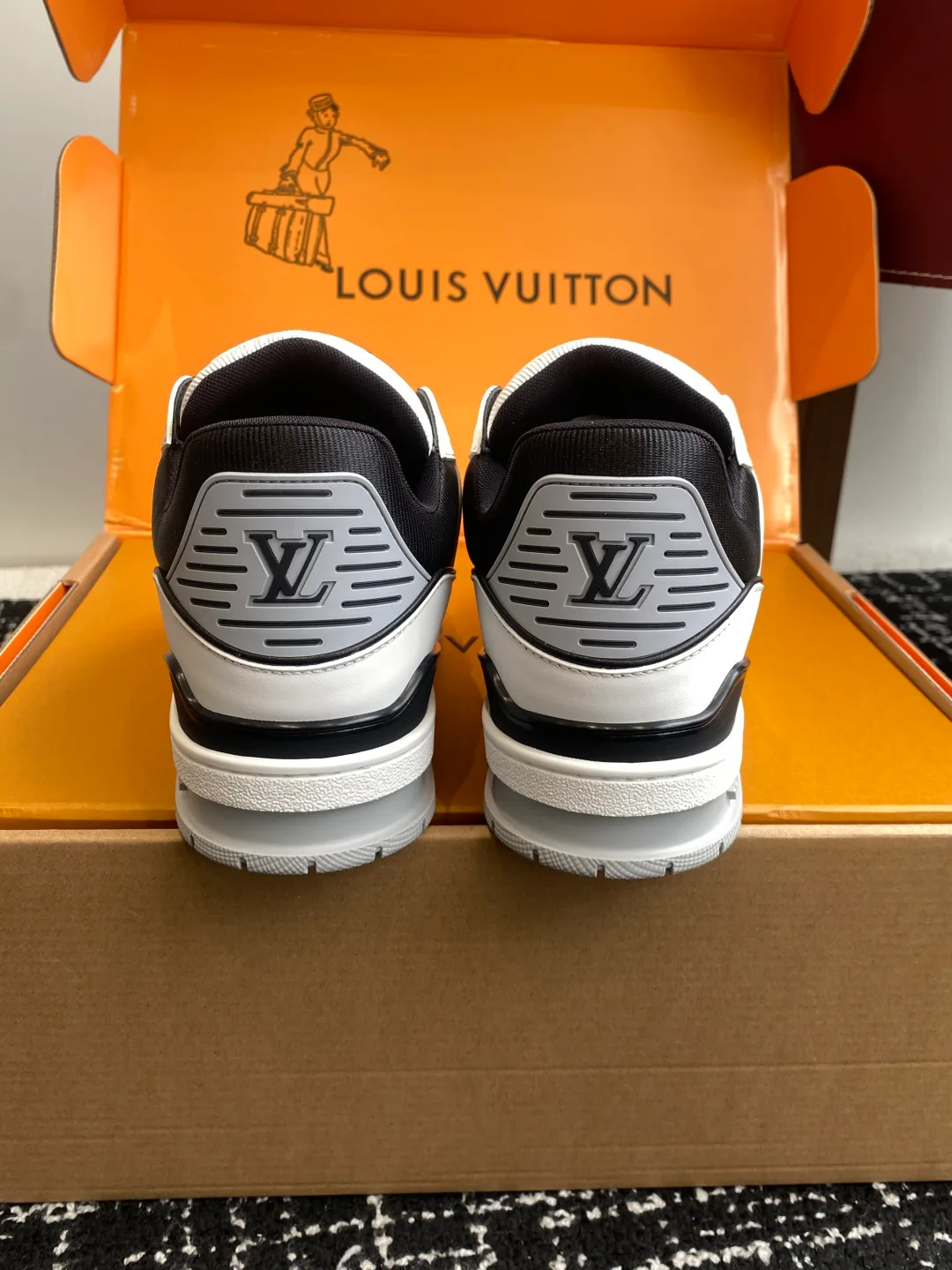 Кроссовки Женские Louis Vuitton 5790818
