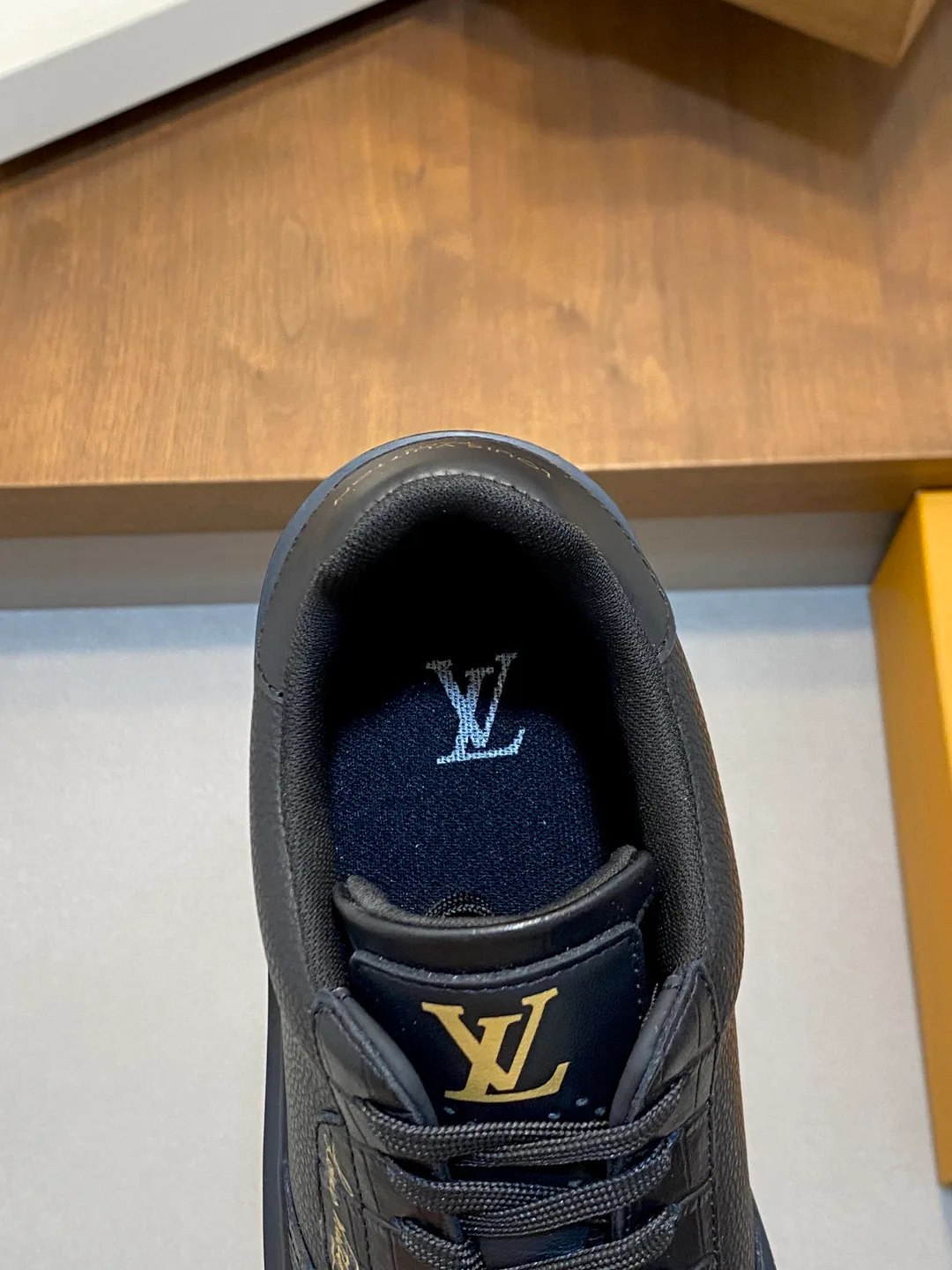 Кроссовки Мужские Louis Vuitton 18265107