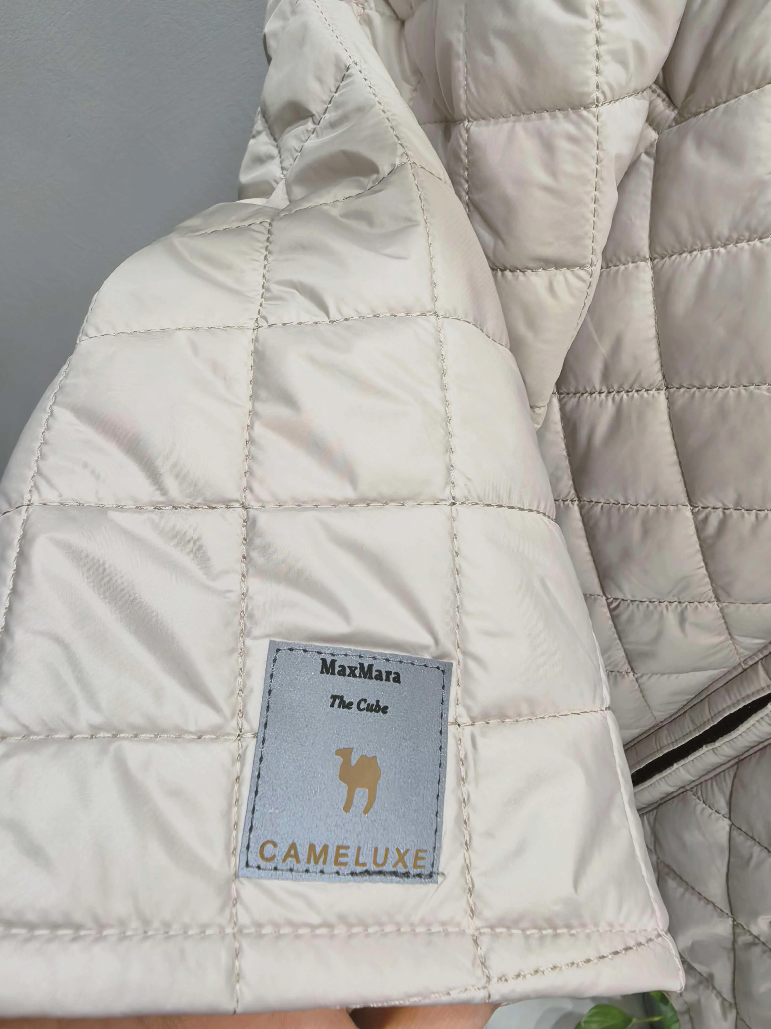 Куртки И Пуховики Женские Max Mara 18829069