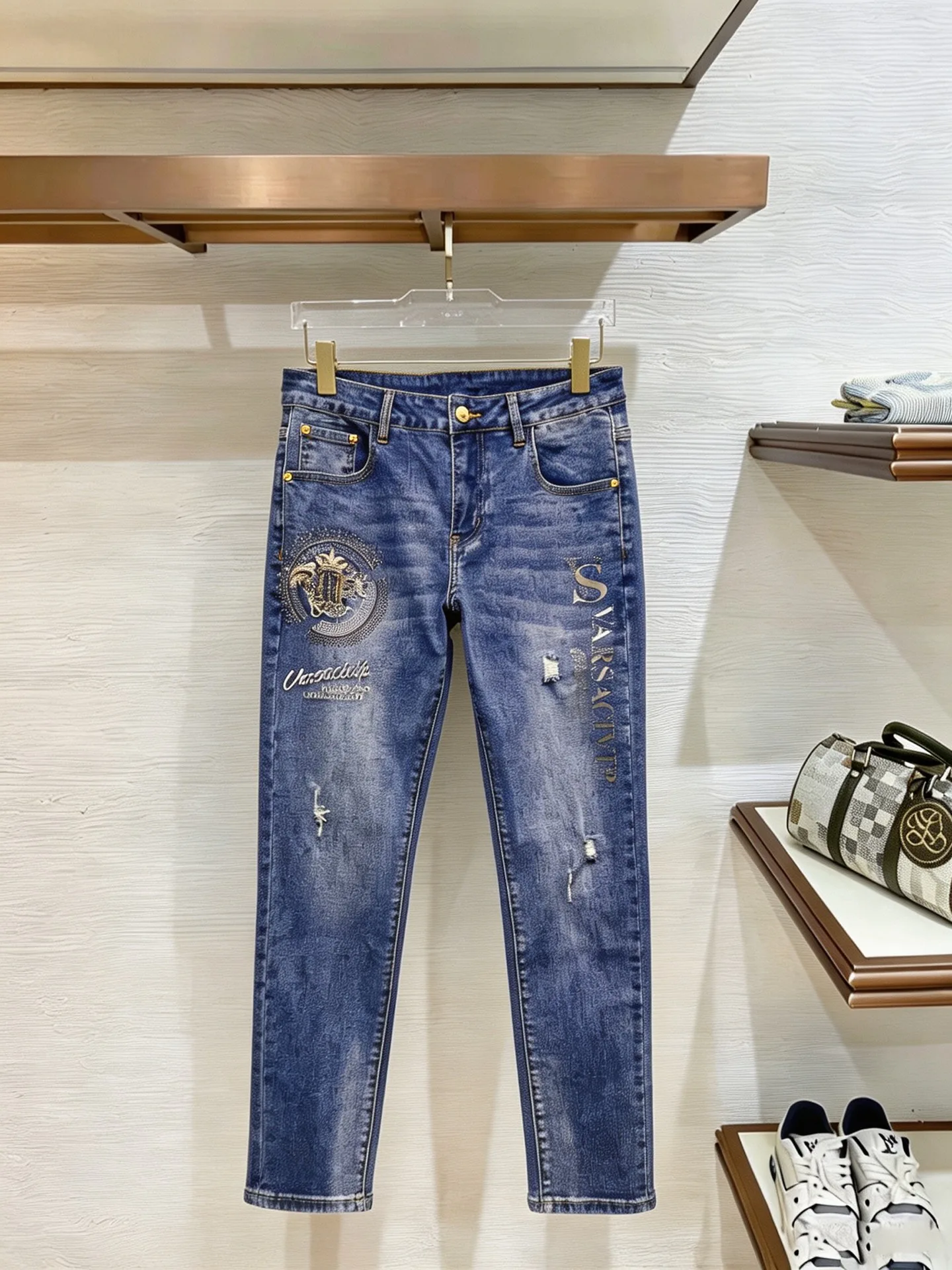 Джинсы Мужские Versace 18098430