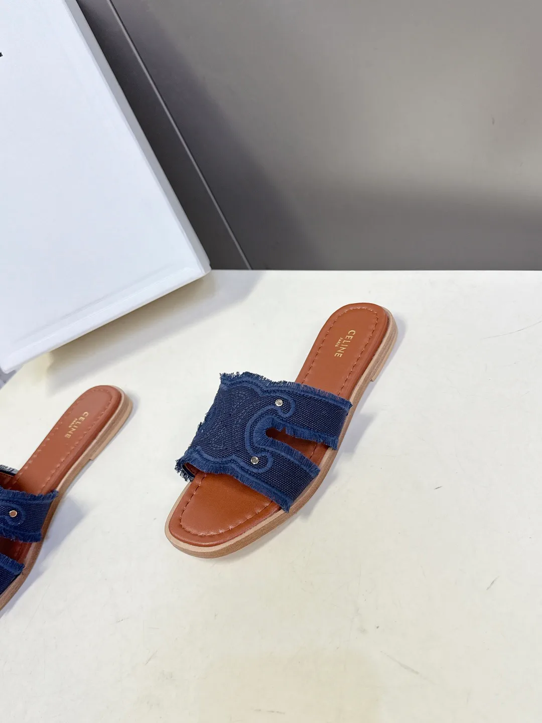 Сандалии Женские Celine 13581714