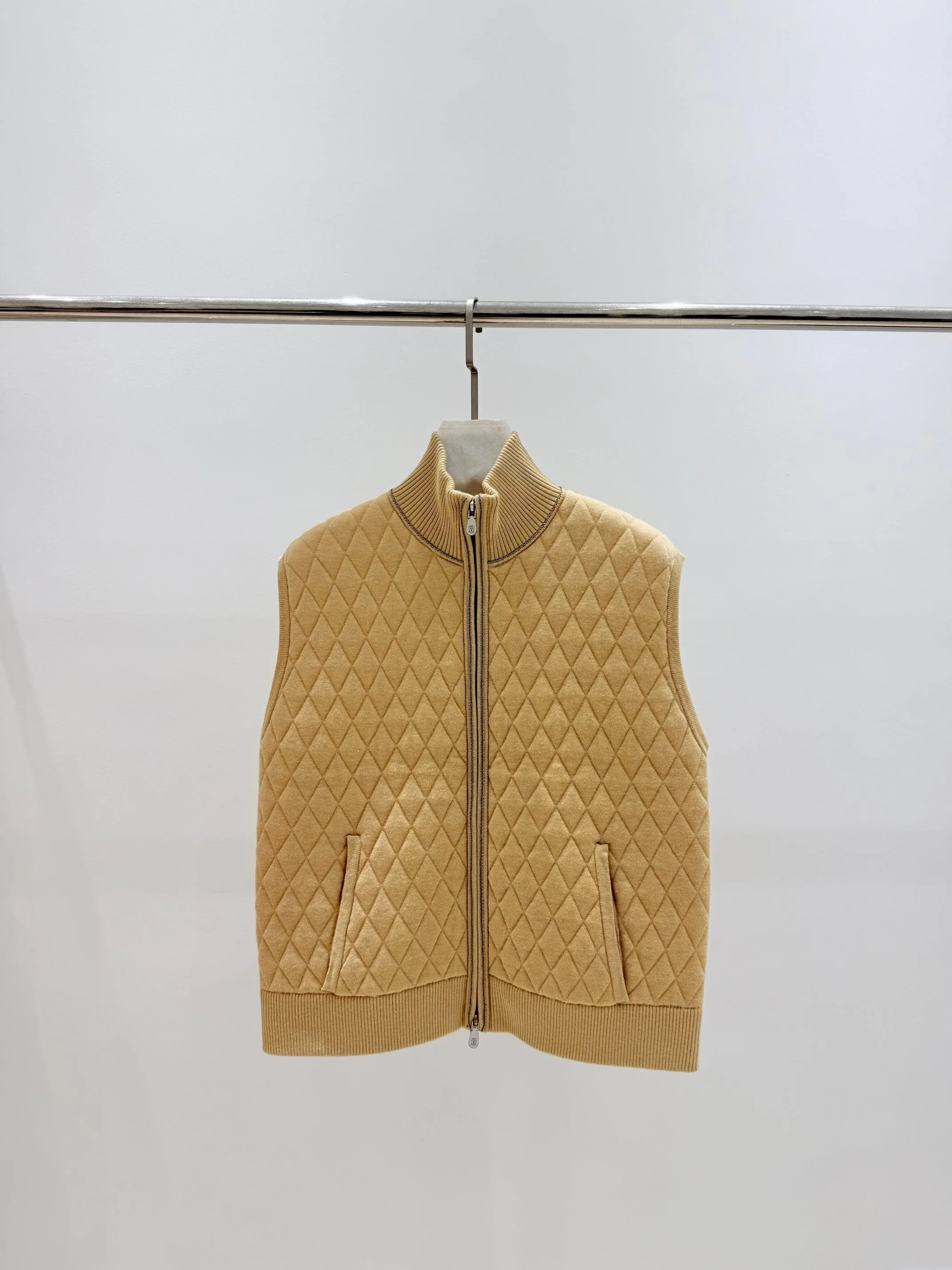 Жилеты Женские Brunello Cucinelli 18668235
