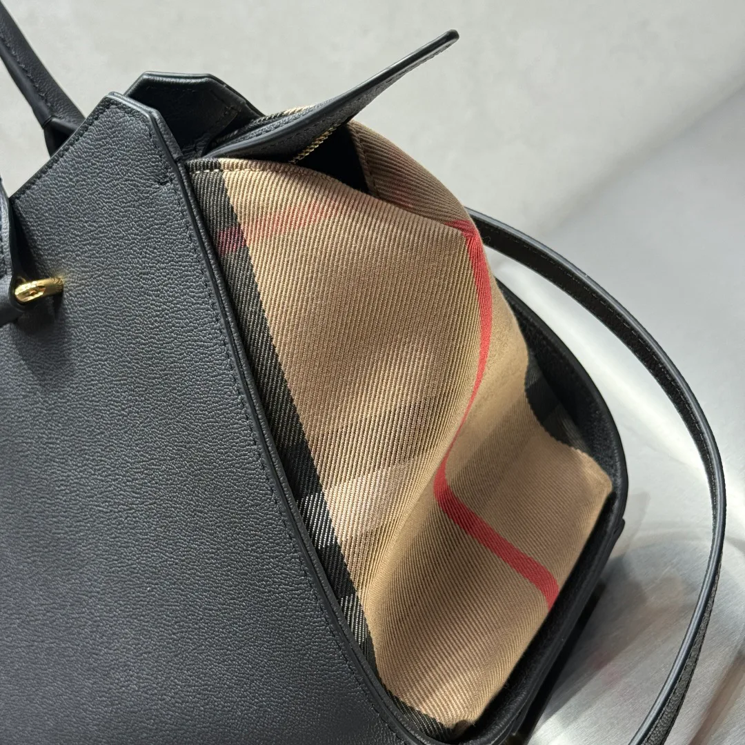 Классические Сумки Женские Burberry 11017441